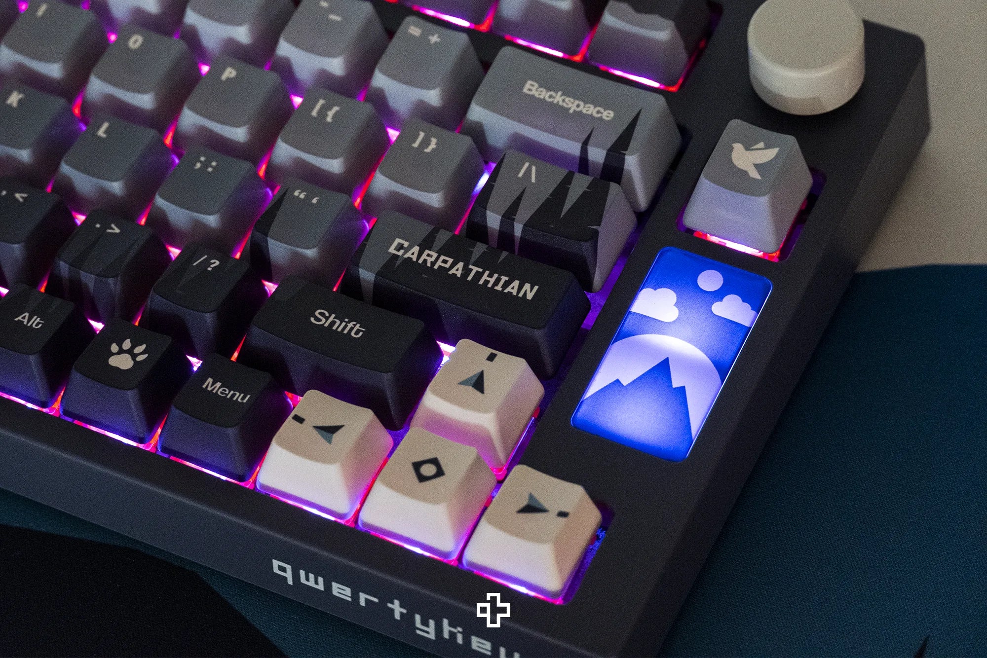 QwertyKey75 Carpathian Bluetooth Wireless Hotswap RGB VIA/QMK Gasket Mounted Механична Игрална Клавиатура