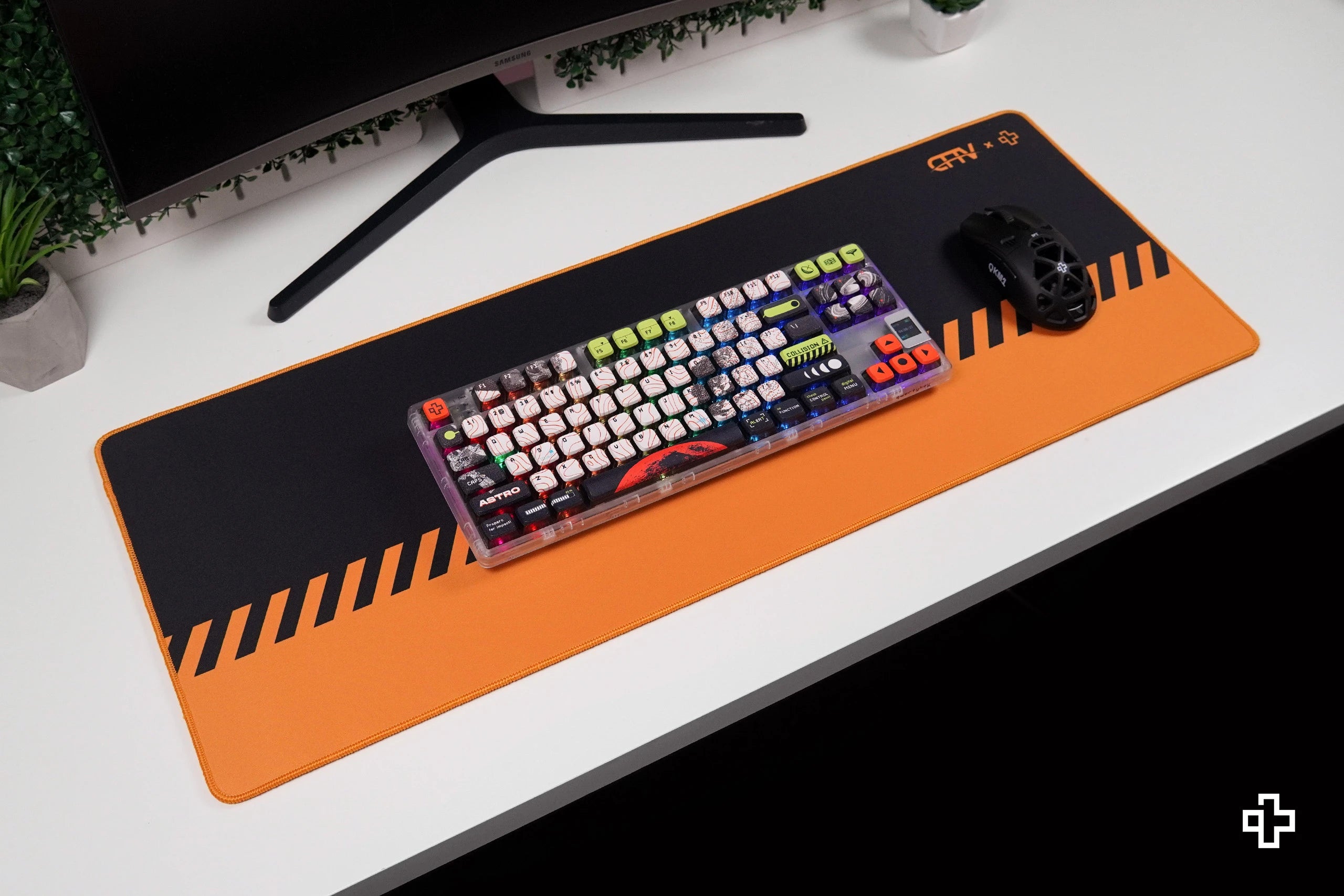 Deskmat Mousepad QwertyKey x ClipFixTV 4mm bordes cosidos