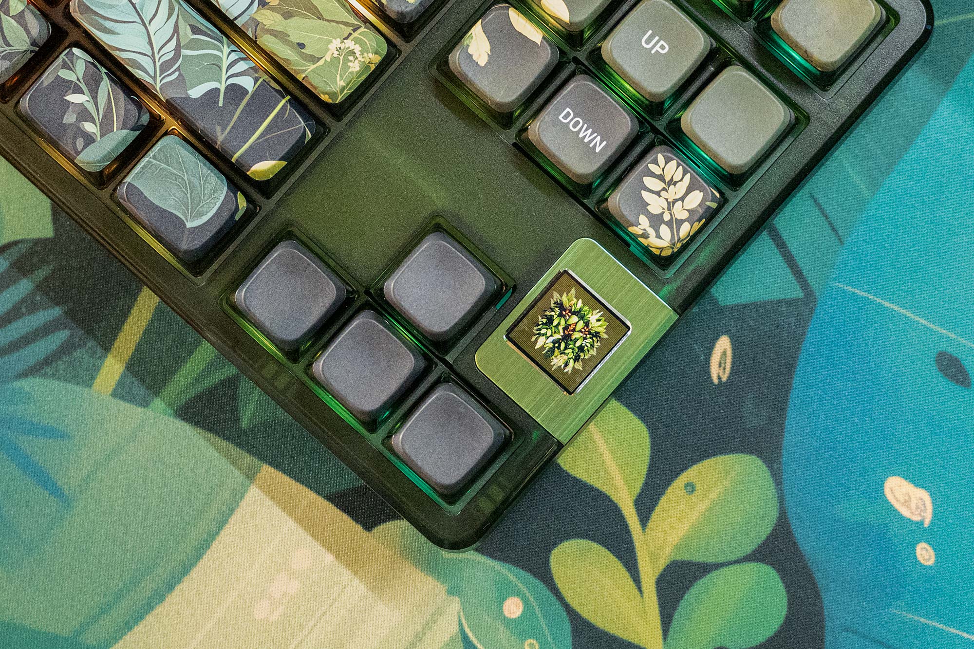 QwertyKey80 Leaf Bluetooth Draadloze Hotswap RGB QMK/VIA Gasket Gemonteerde Mechanische Gaming Toetsenbord met Scherm