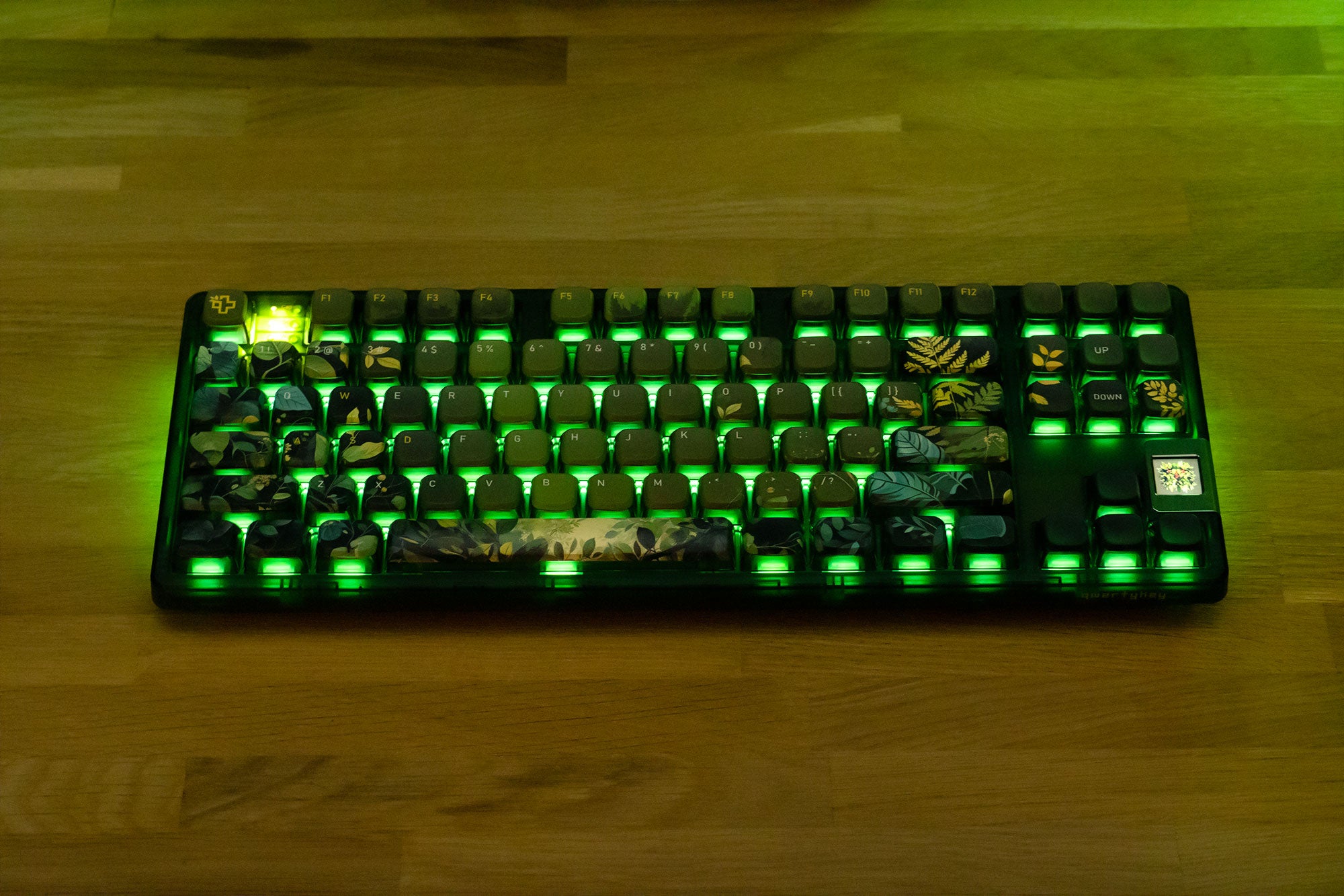 QwertyKey80 Leaf Bluetooth Draadloze Hotswap RGB QMK/VIA Gasket Gemonteerde Mechanische Gaming Toetsenbord met Scherm