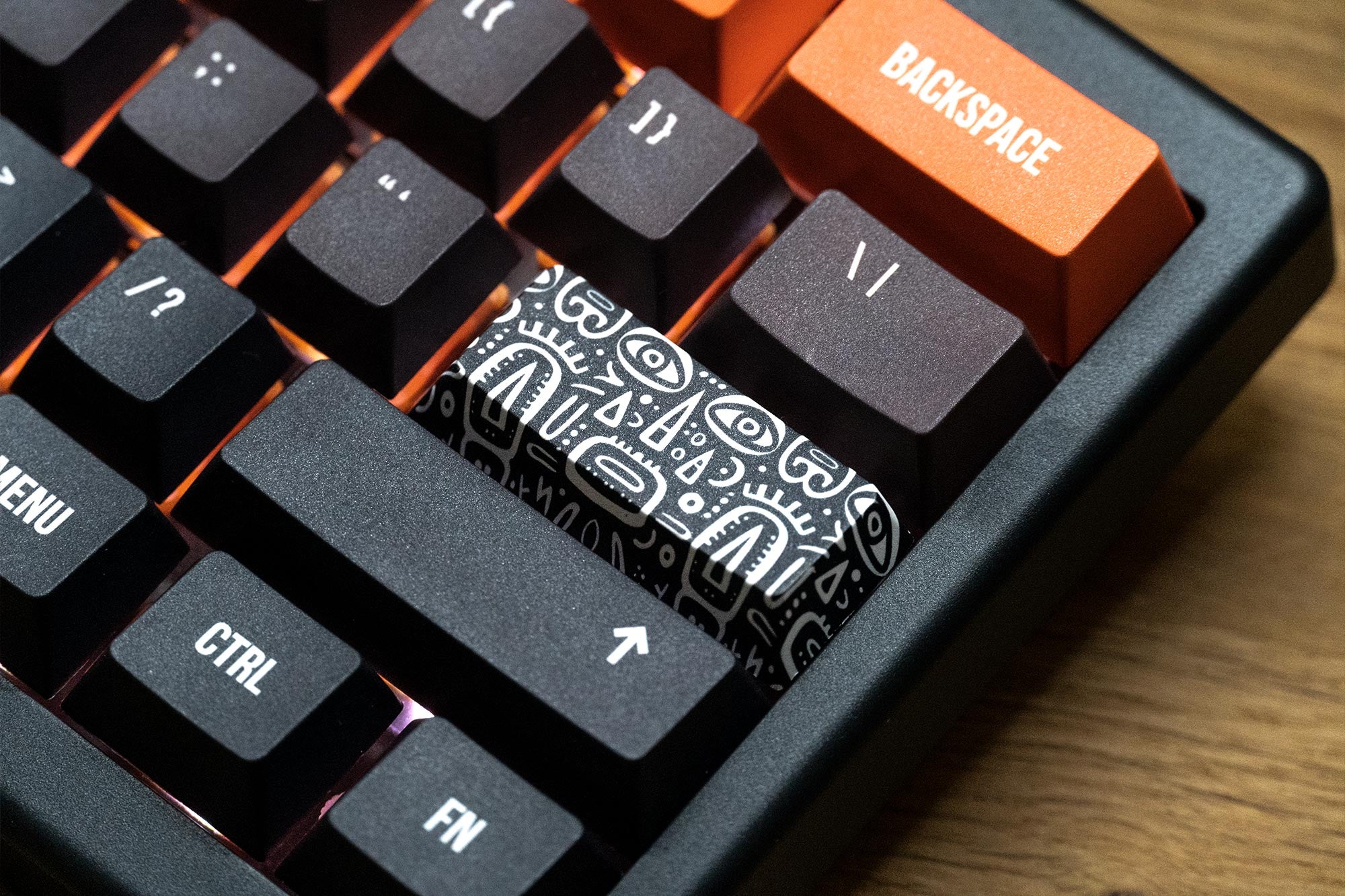 QwertyKey61 PRO Neagra Hotswap RGB VIA Gasket Mounted Teclado Mecánico Gaming