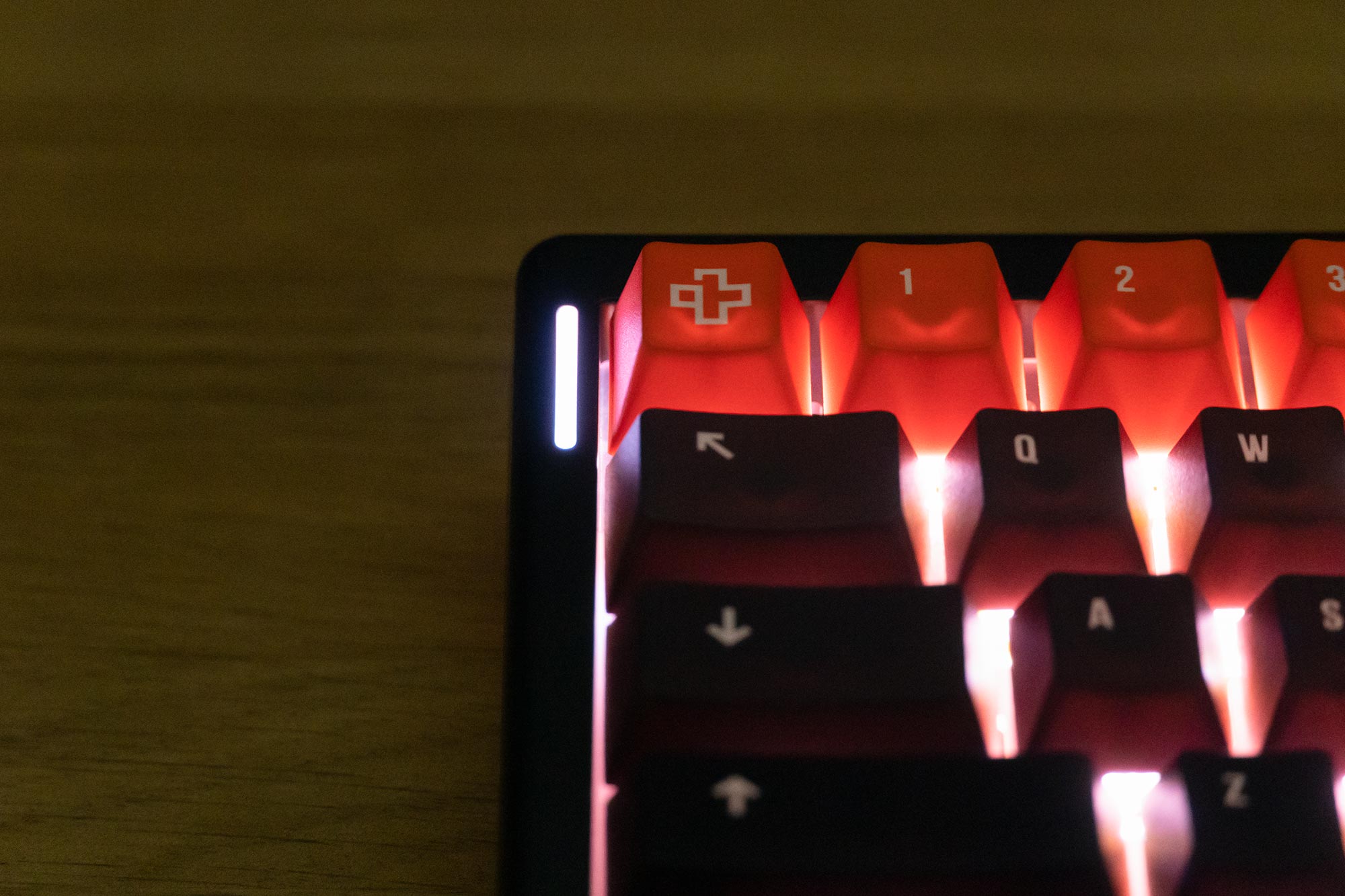 QwertyKey61 PRO Neagra Hotswap RGB VIA Gasket Mounted Teclado Mecánico Gaming