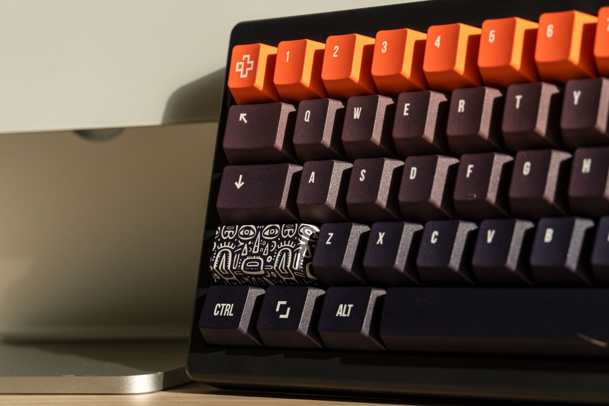 QwertyKey61 PRO Neagra Hotswap RGB VIA Gasket Mounted Teclado Mecánico Gaming