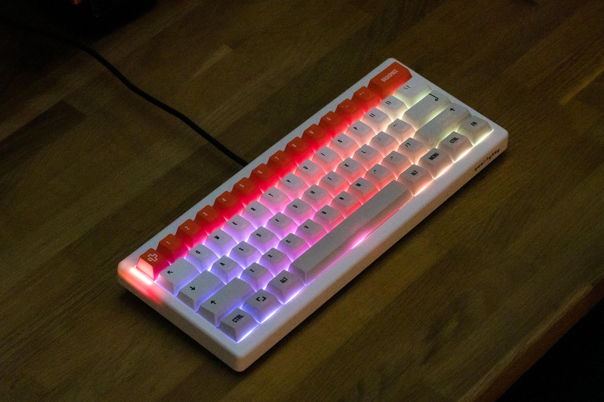 QwertyKey61 PRO Alba Hotswap RGB VIA Gasket Mounted Gaming Tastatur