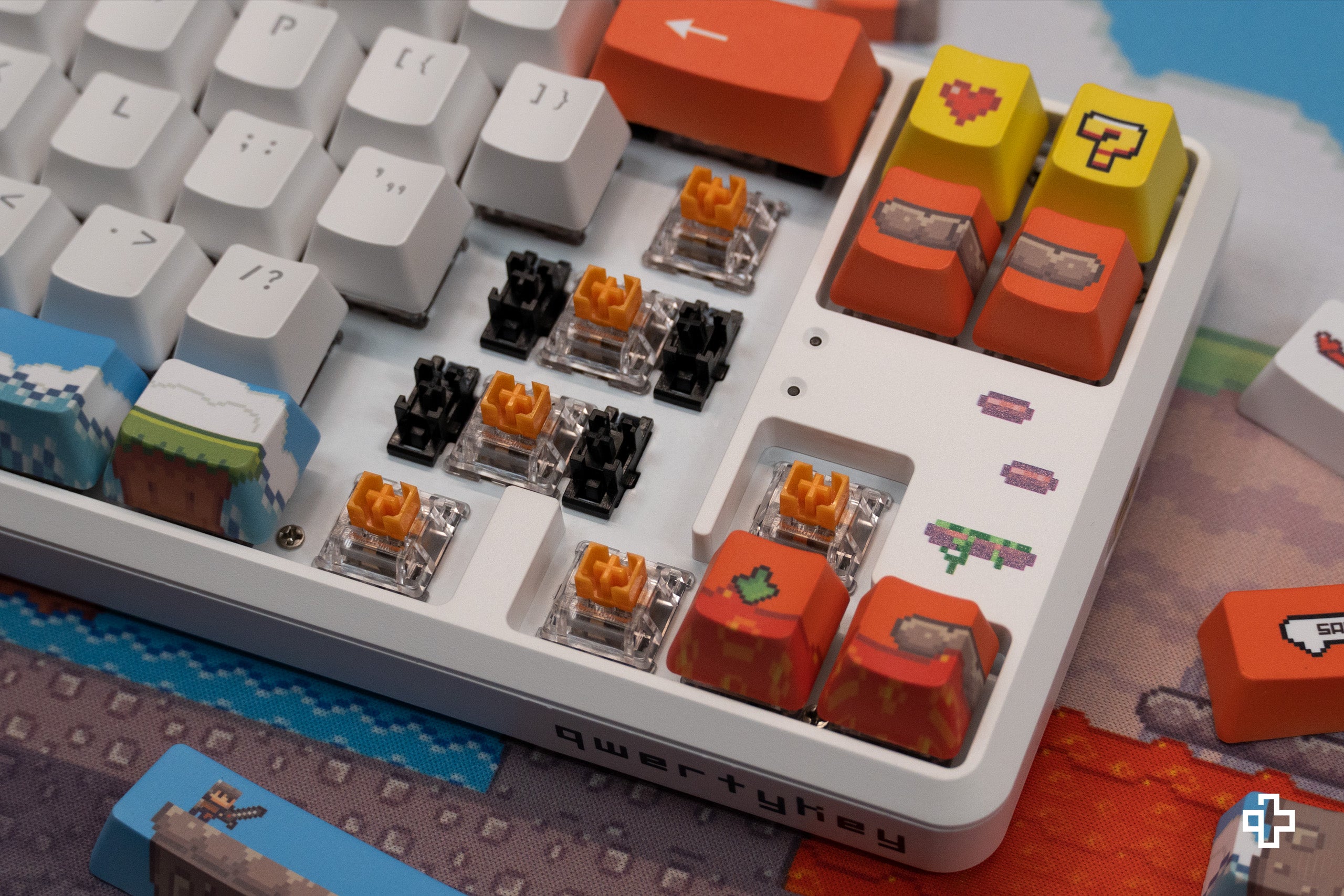 QwertyKey65 Arcade Hotswap RGB Mechanische Gaming-Tastatur