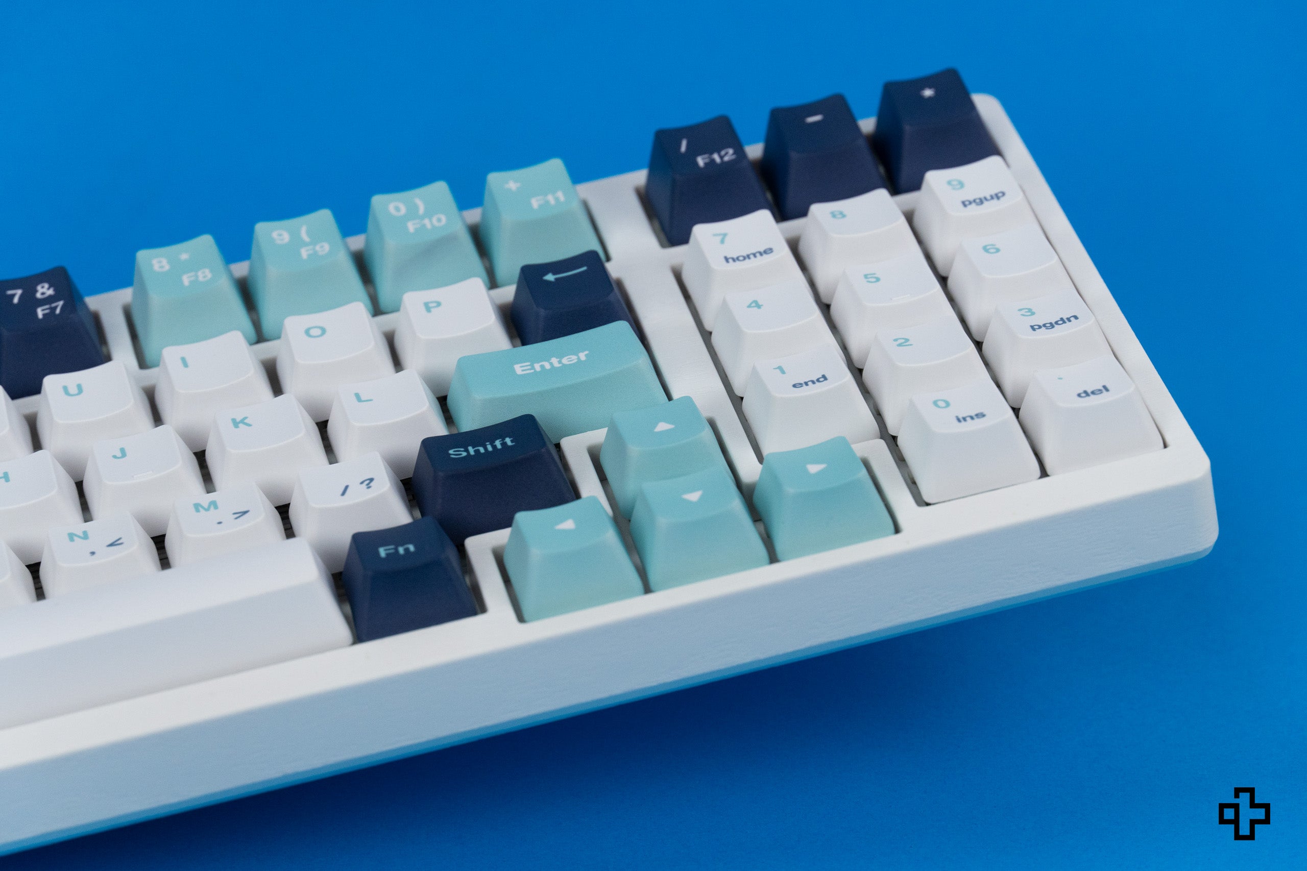 Kit QwertyKey KF1800 White Bluetooth Wireless Hotswap RGB + Key Set