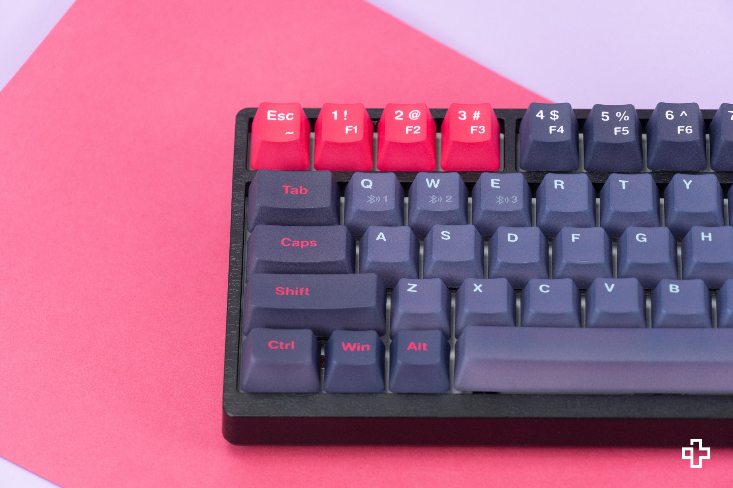 Kit QwertyKey KF1800 Black Bluetooth Wireless Hotswap RGB + Key Set