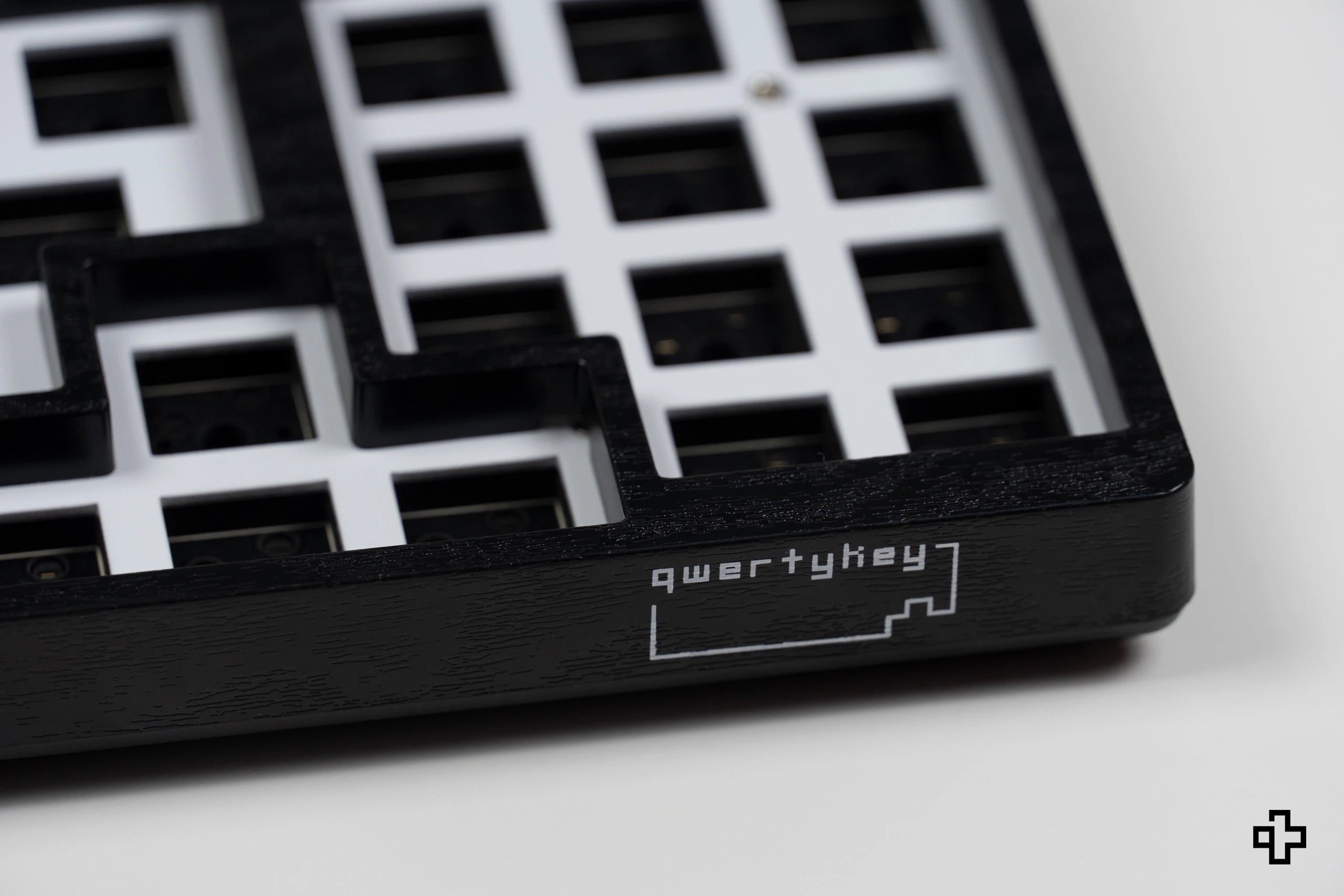 Kit QwertyKey KF1800 Black Bluetooth Wireless Hotswap RGB + Key Set