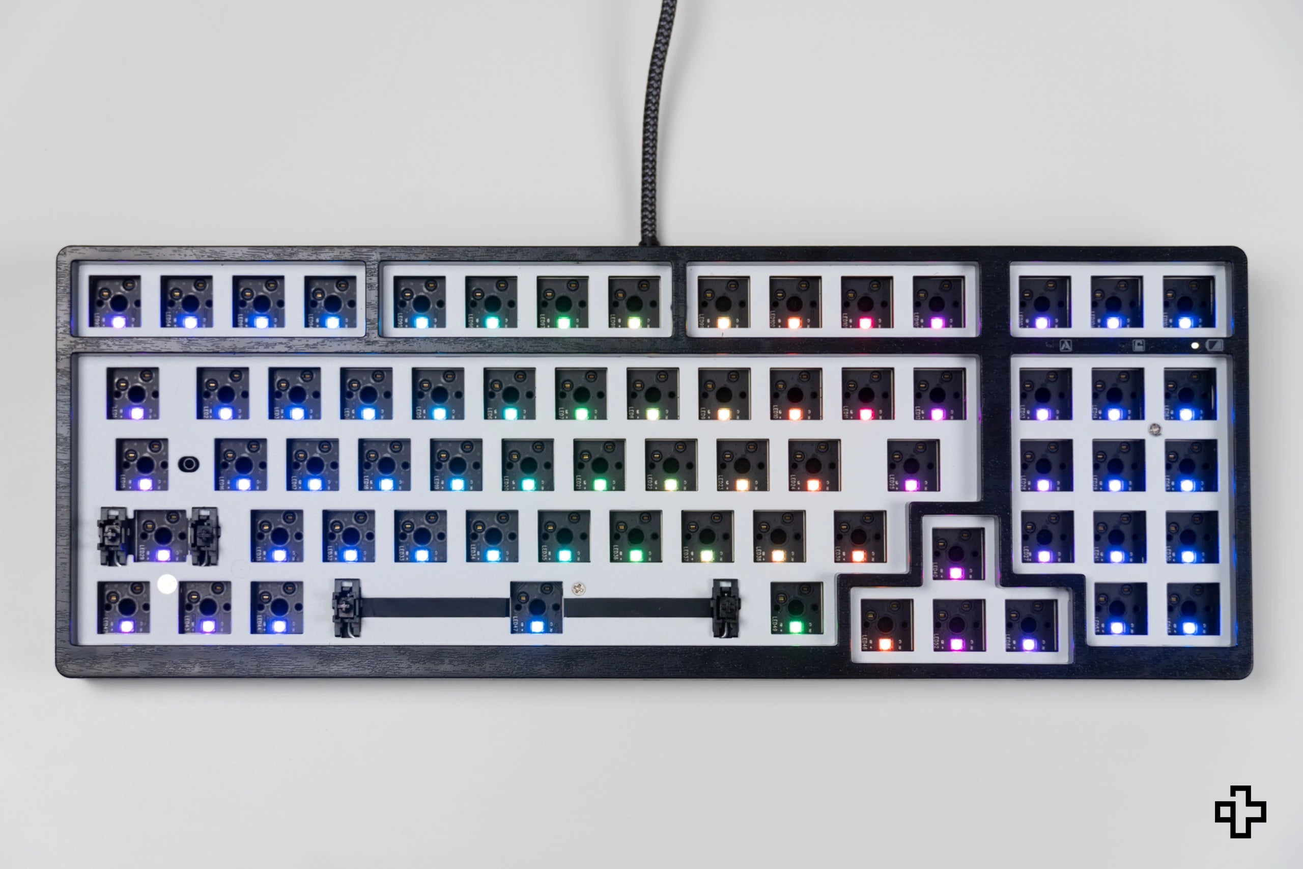Kit QwertyKey KF1800 Black Bluetooth Wireless Hotswap RGB + Key Set