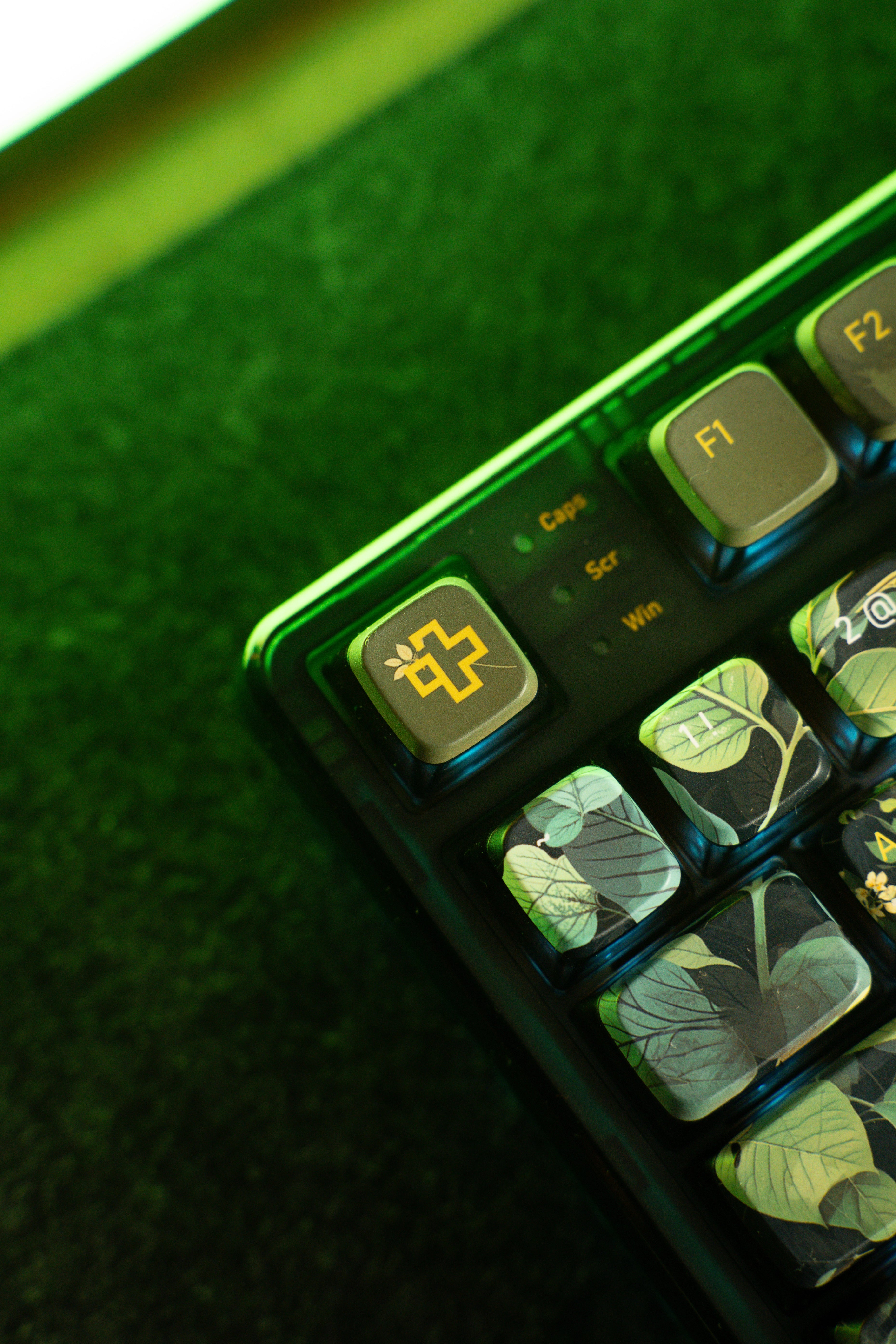 QwertyKey80 Leaf Bluetooth Draadloze Hotswap RGB QMK/VIA Gasket Gemonteerde Mechanische Gaming Toetsenbord met Scherm