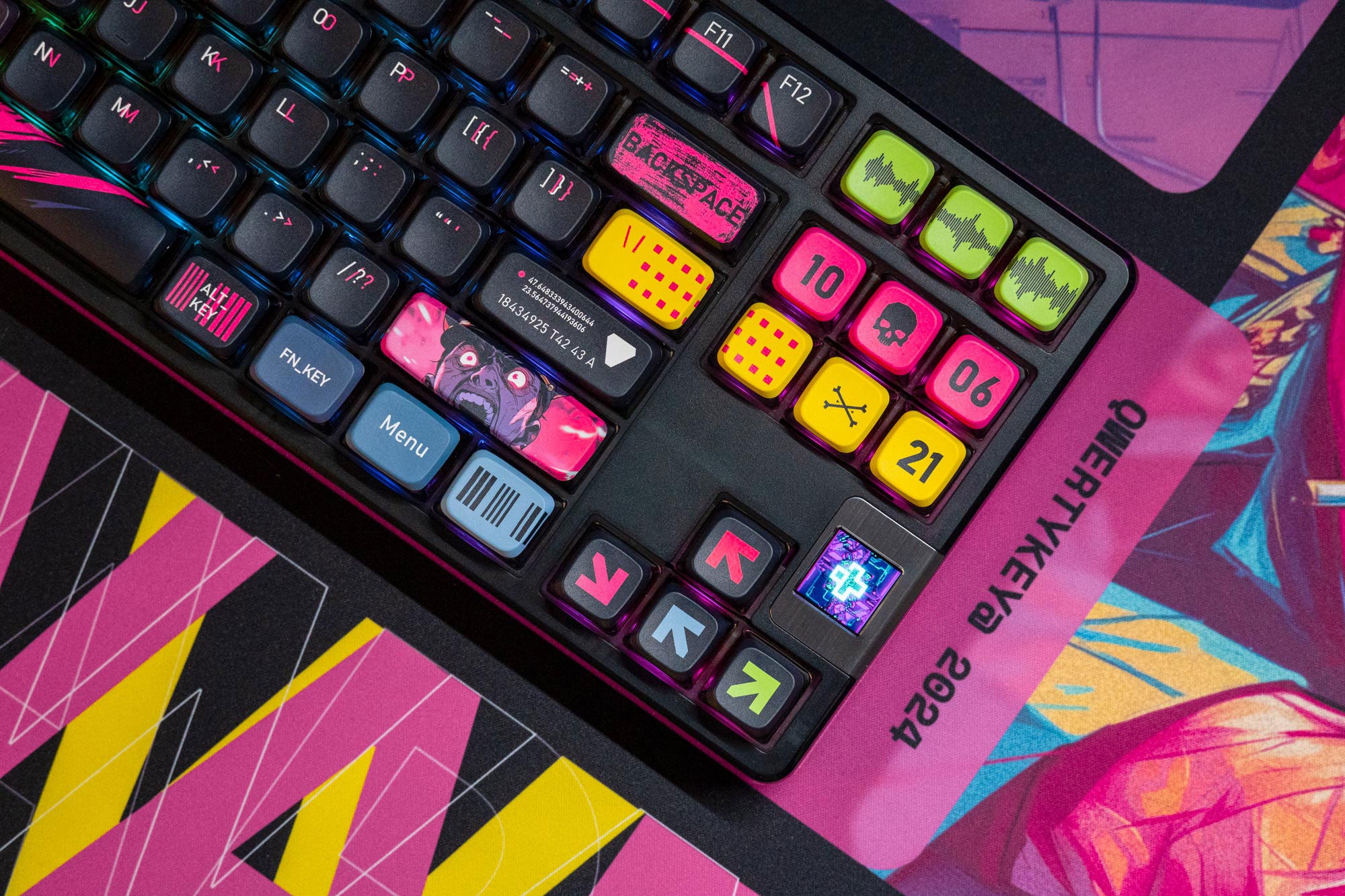 QwertyKey80 Oorlog Bluetooth Draadloze Hotswap RGB QMK/VIA Gasket Gemonteerde Mechanische Gaming Toetsenbord met Scherm