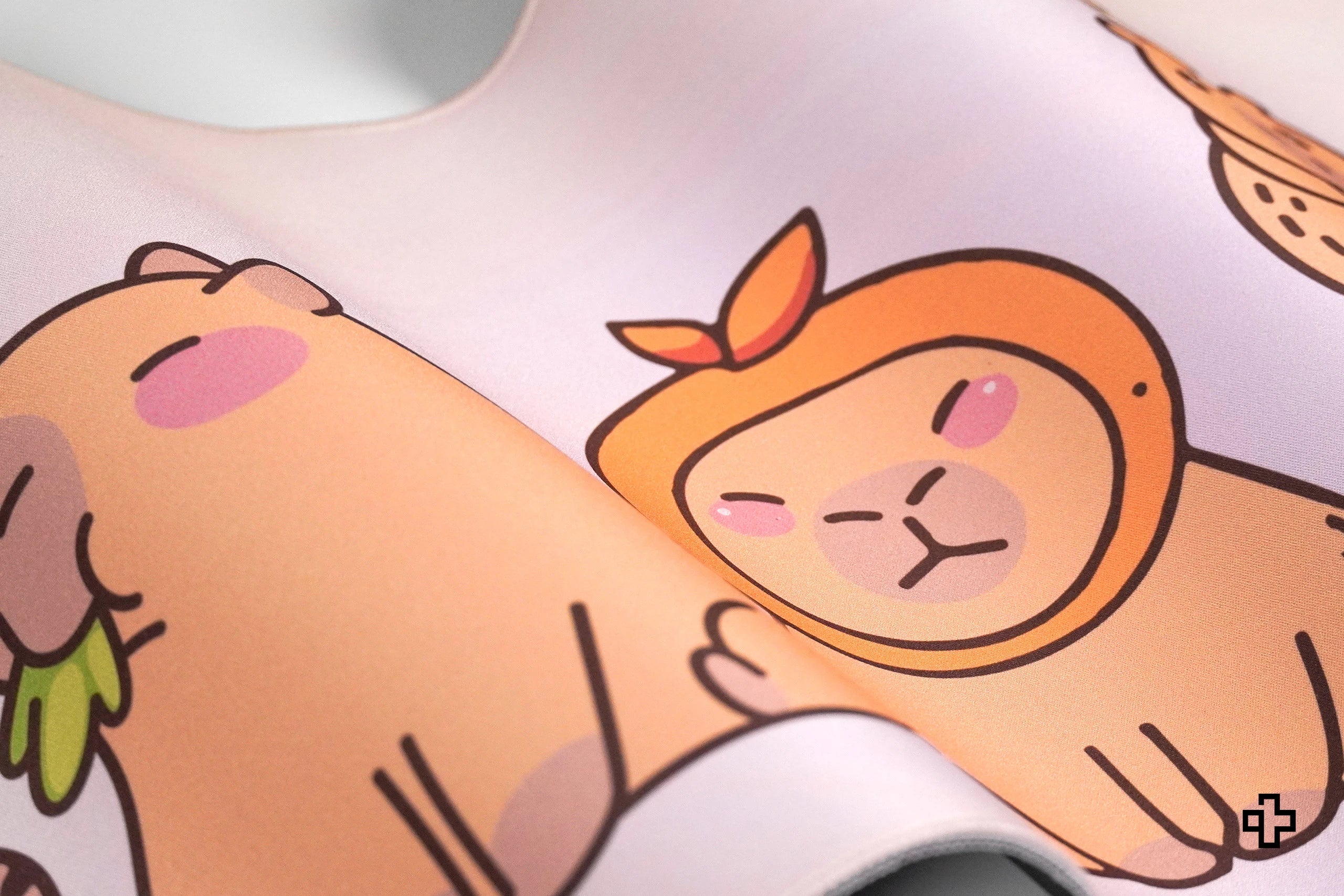 Deskmat Podkładka pod mysz QwertyKey Kapibara 4mm obszyte krawędzie