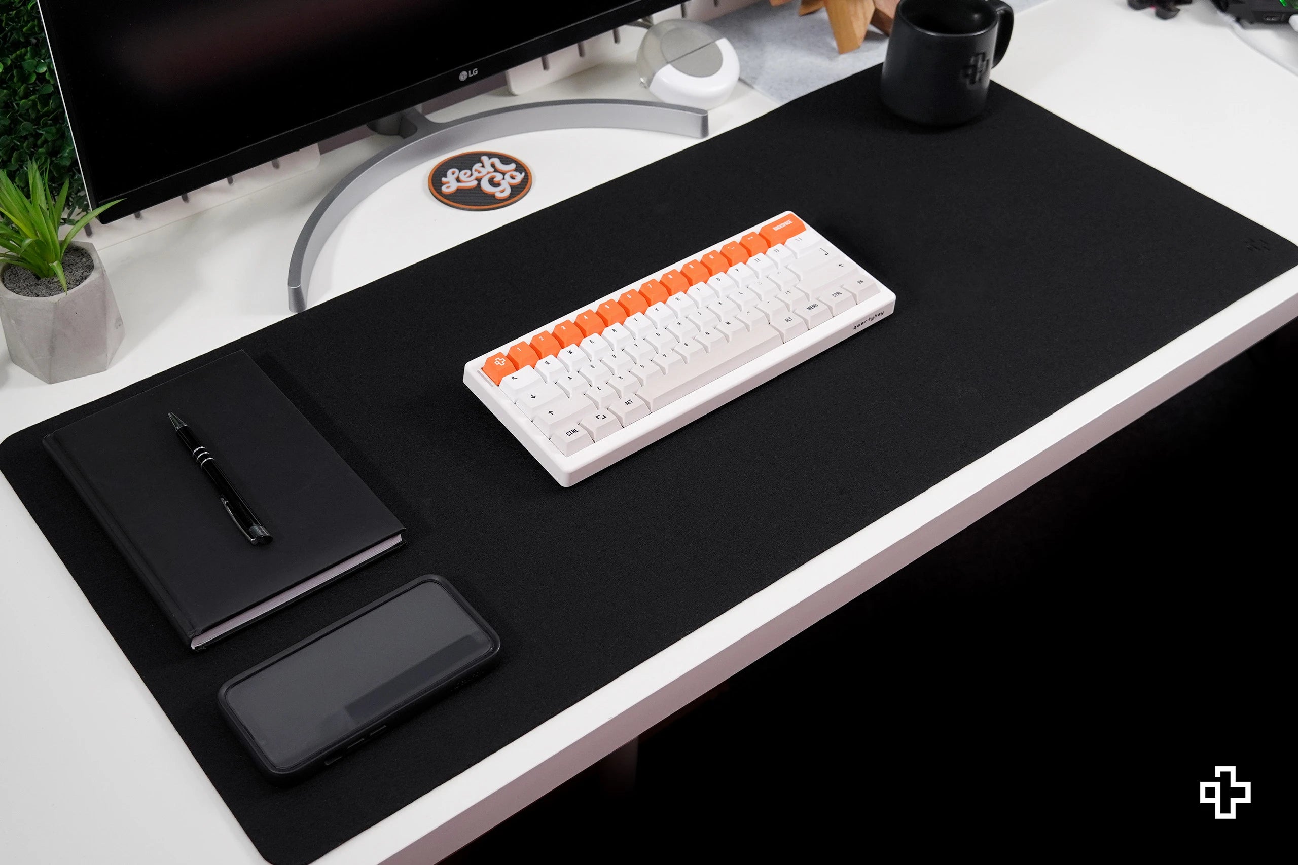 Tapis de bureau souris QwertyKey en feutre noir
