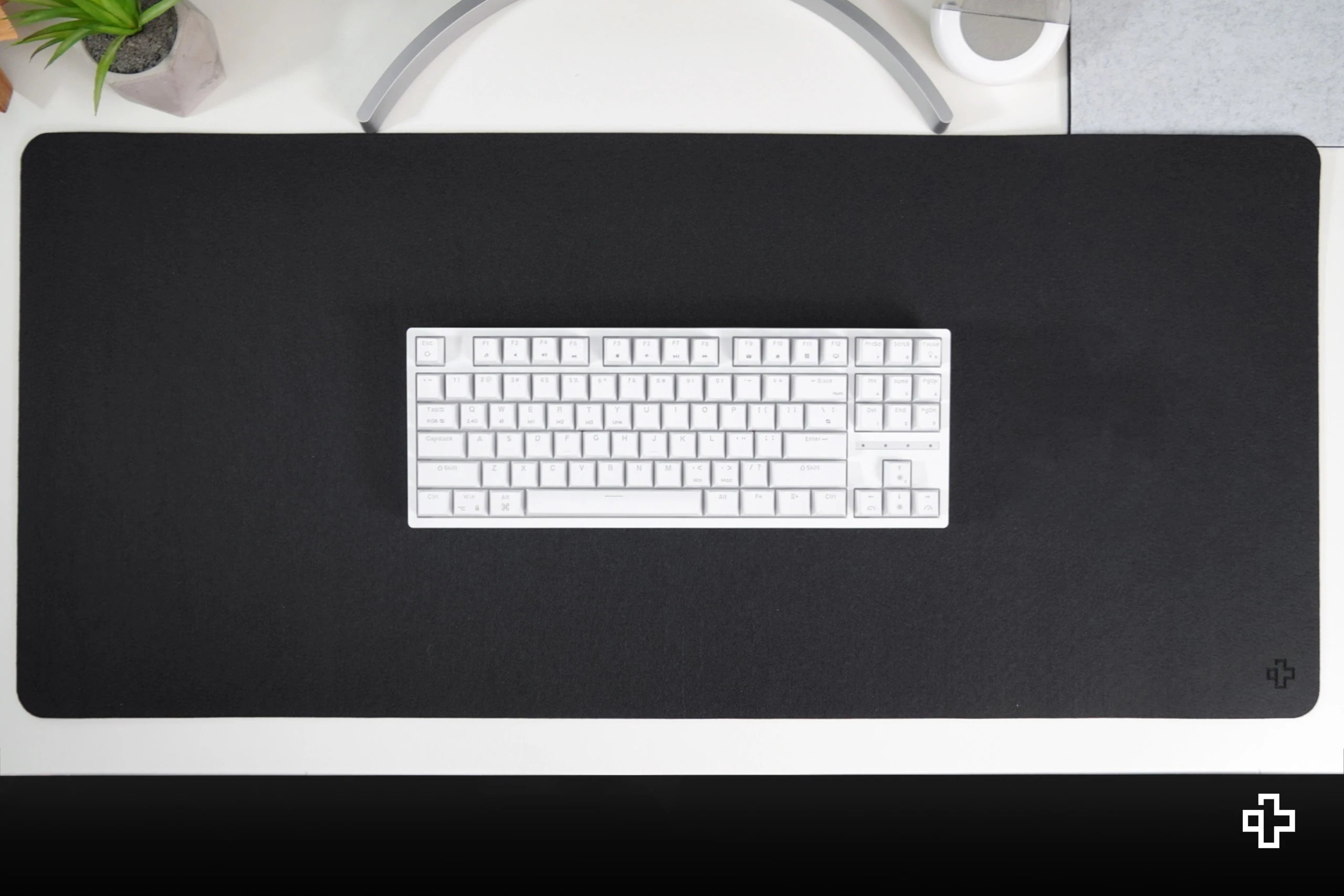 Tapis de bureau souris QwertyKey en feutre noir