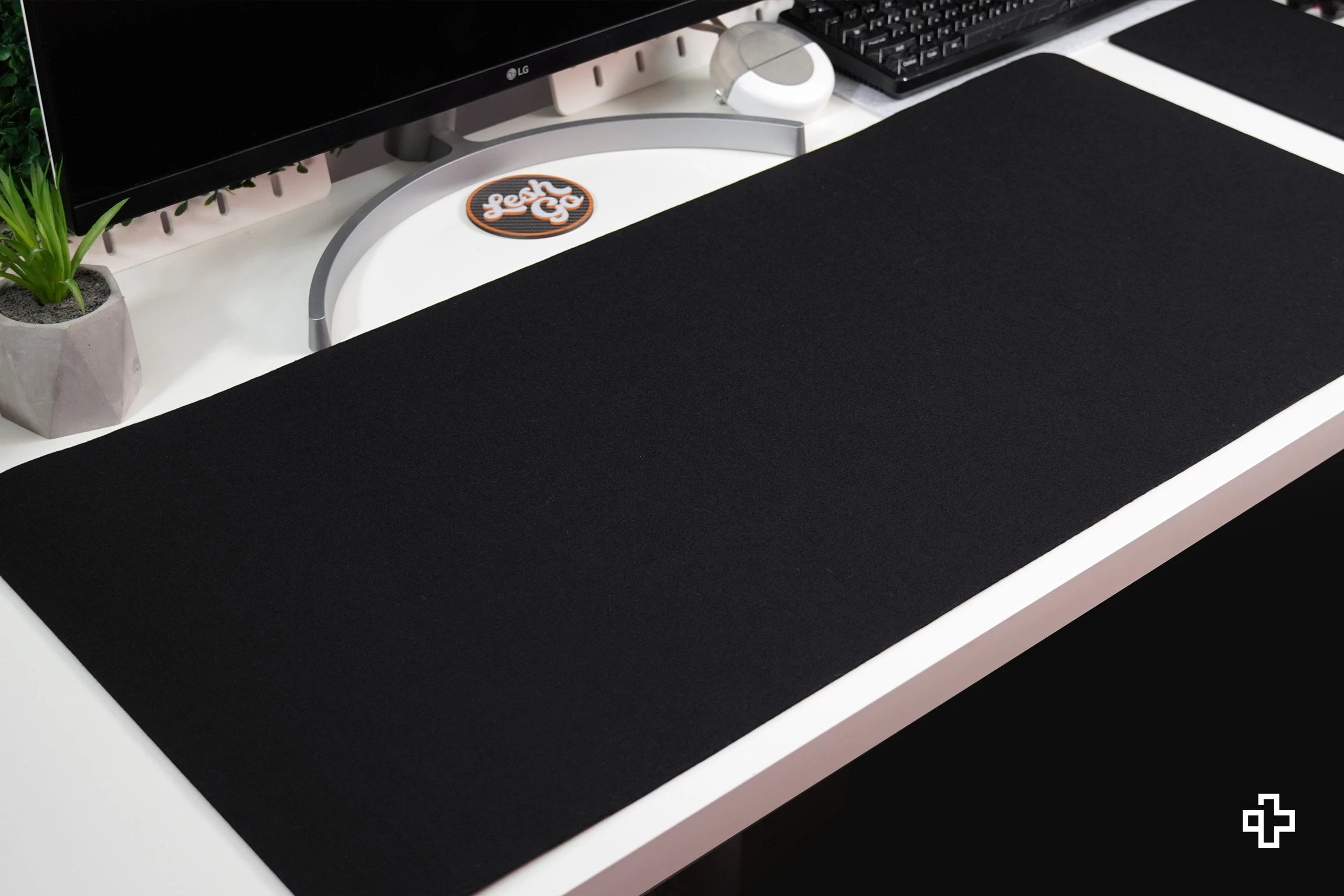 Tapis de bureau souris QwertyKey en feutre noir