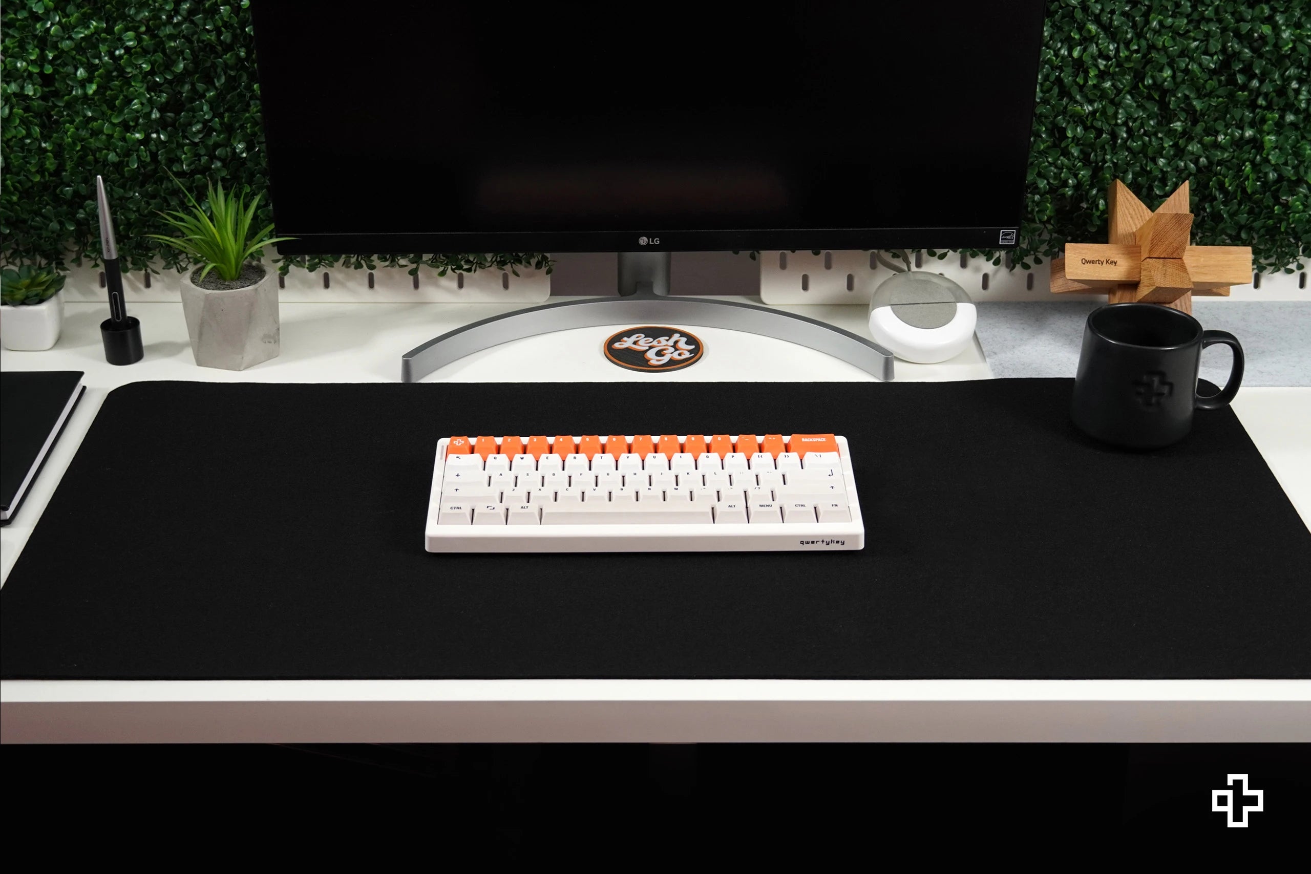 Tapis de bureau souris QwertyKey en feutre noir