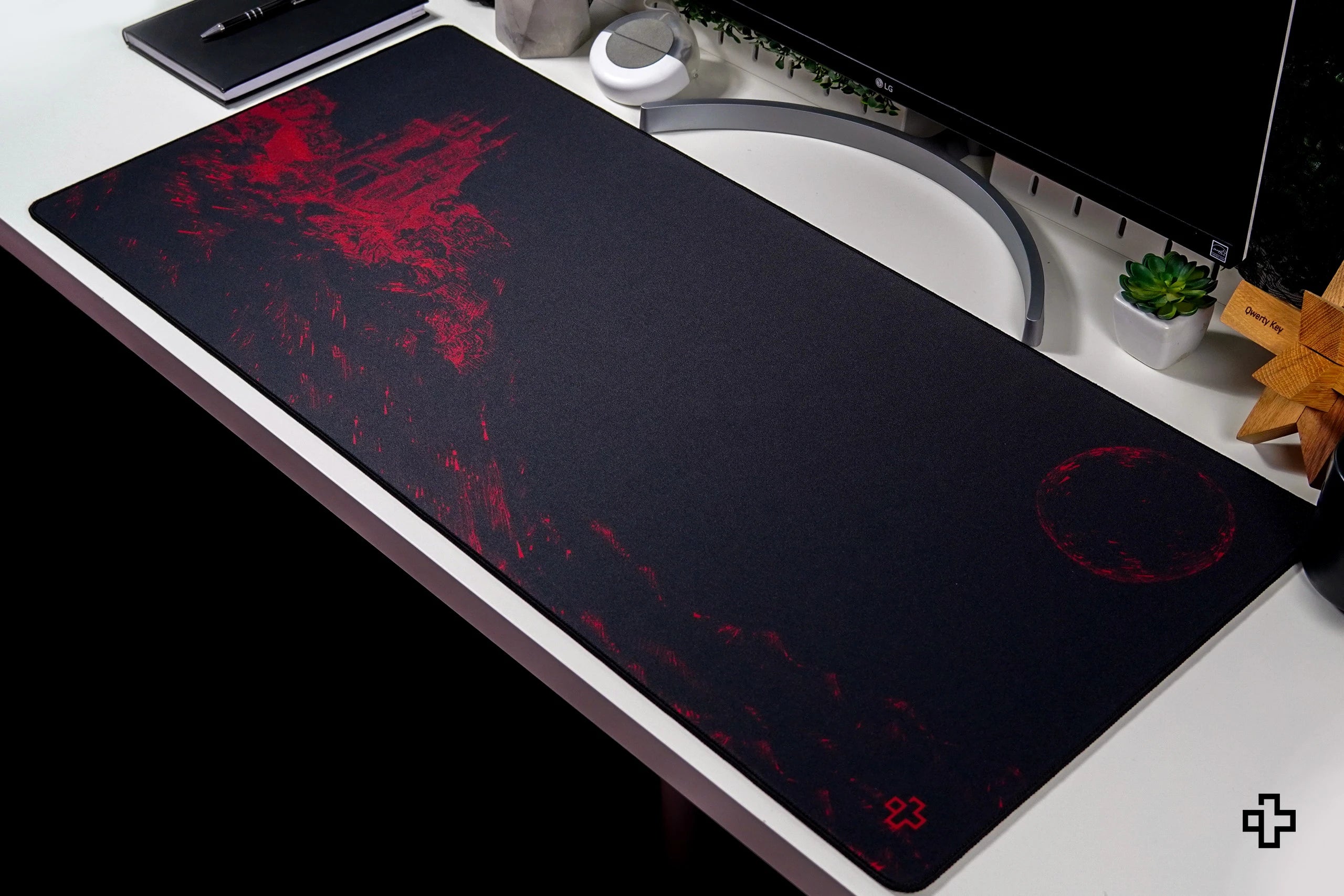 Deskmat Souris QwertyKey Dracula 4mm bords cousus