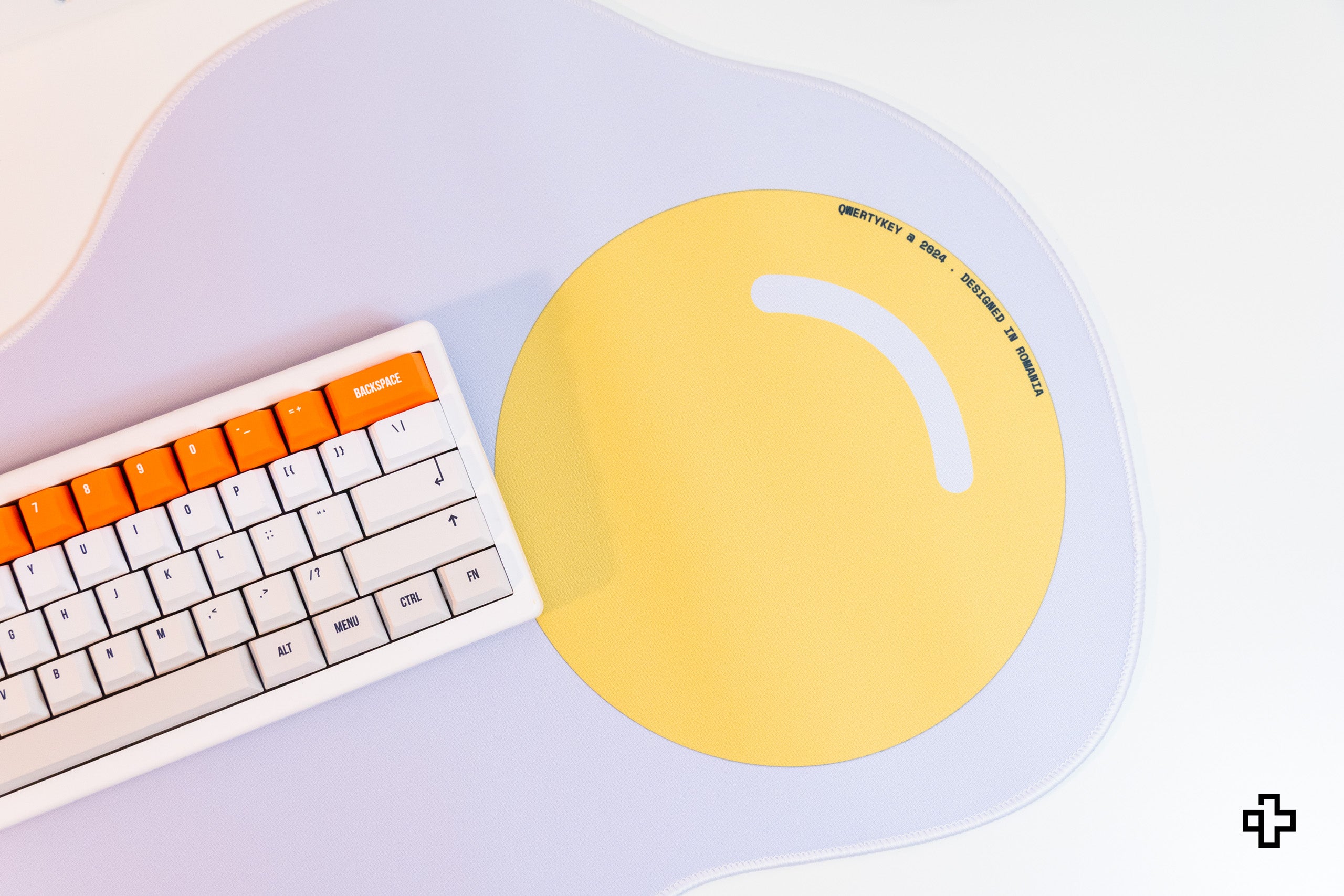 Deskmat Souris QwertyKey Oeuf 4mm bords cousus irréguliers