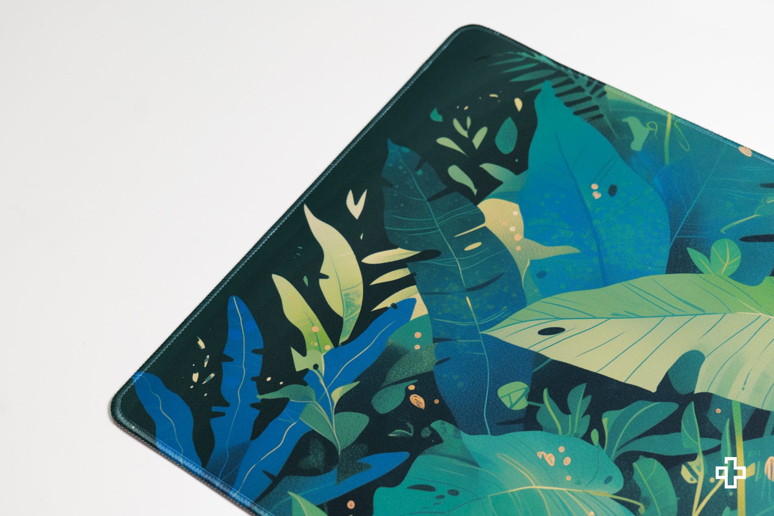 Deskmat Souris QwertyKey Feuille 4mm bords cousus