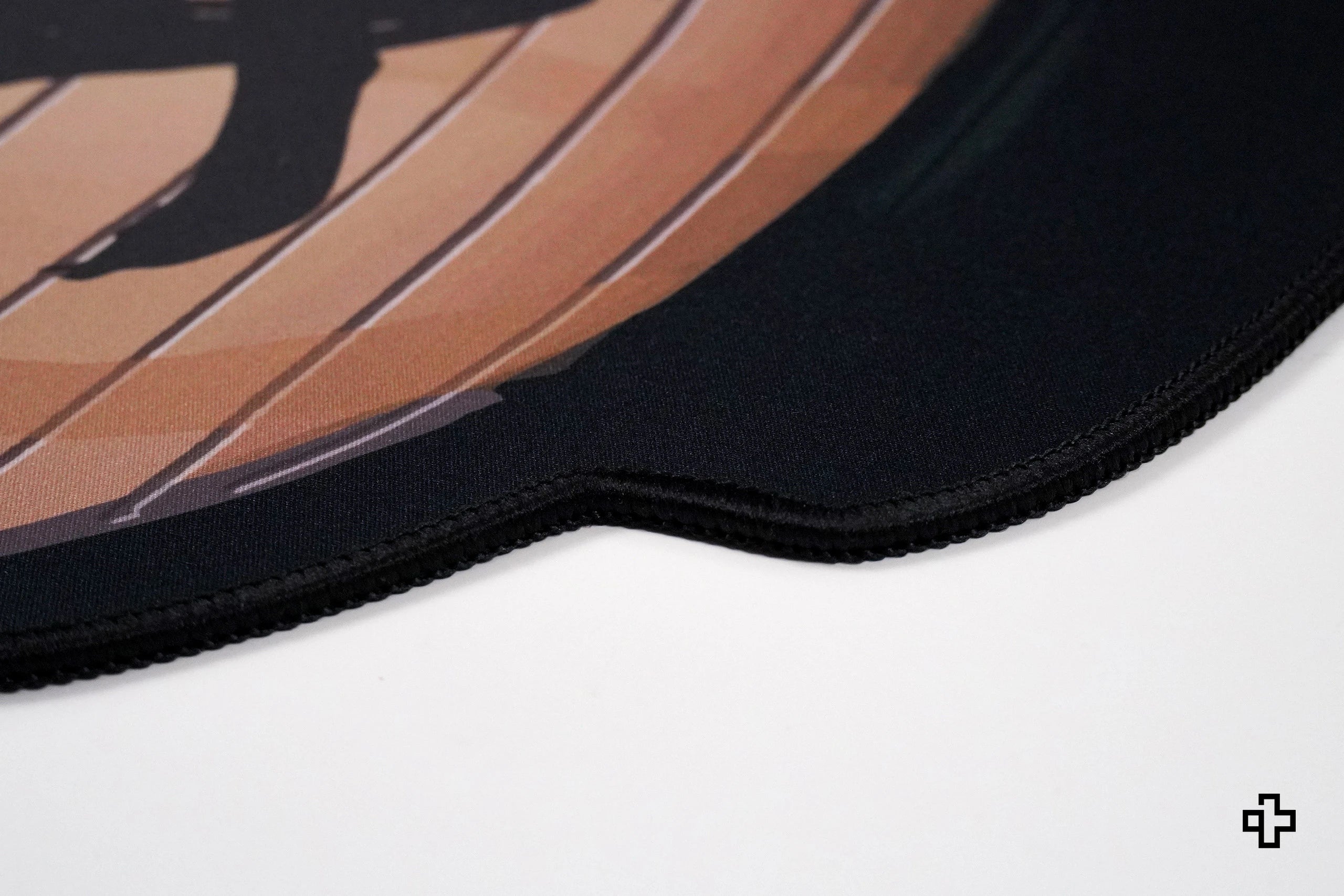 Deskmat Tapis de souris QwertyKey Striker 4mm bords cousus