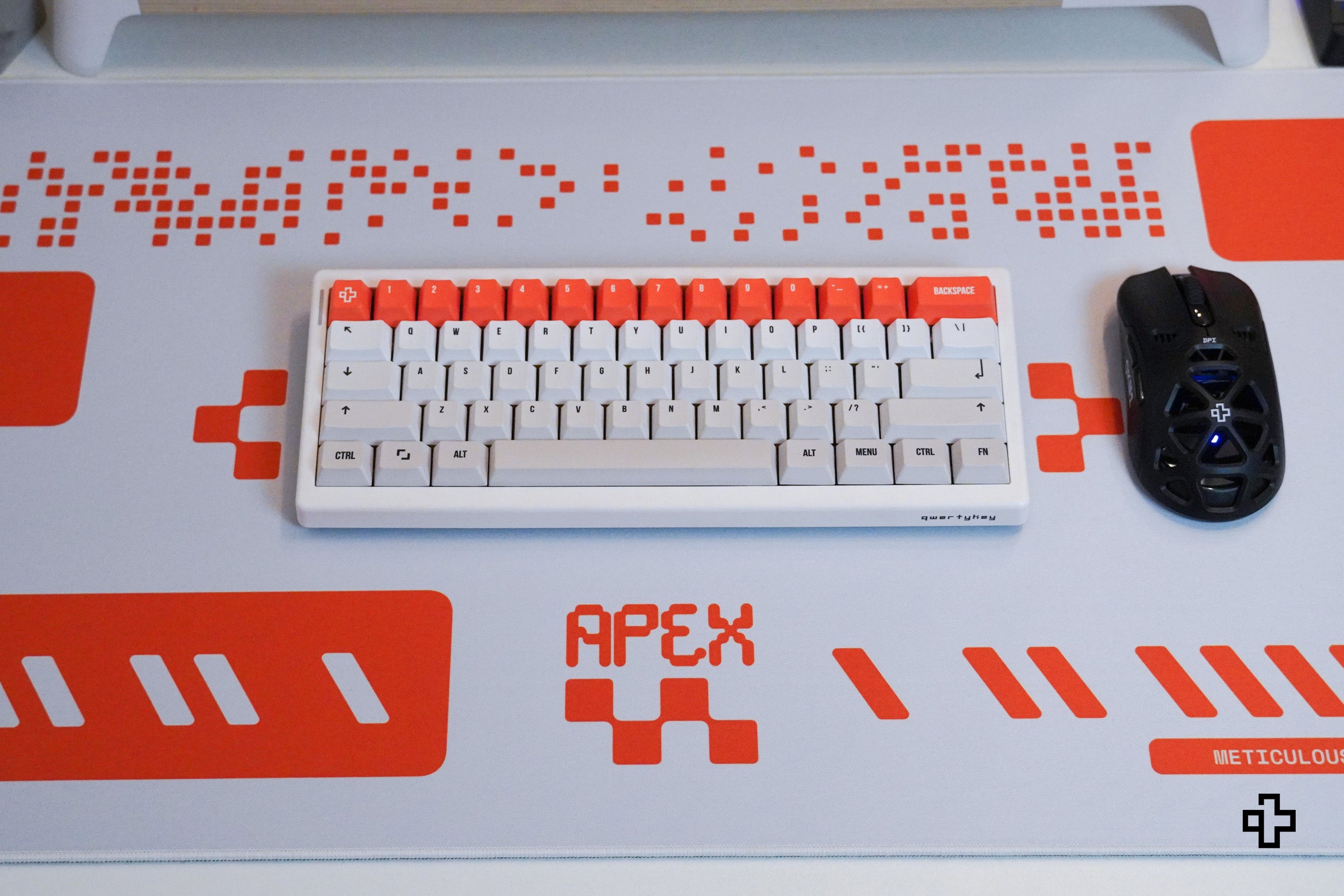 Deskmat Souris QwertyKey Apex 4mm bords cousus