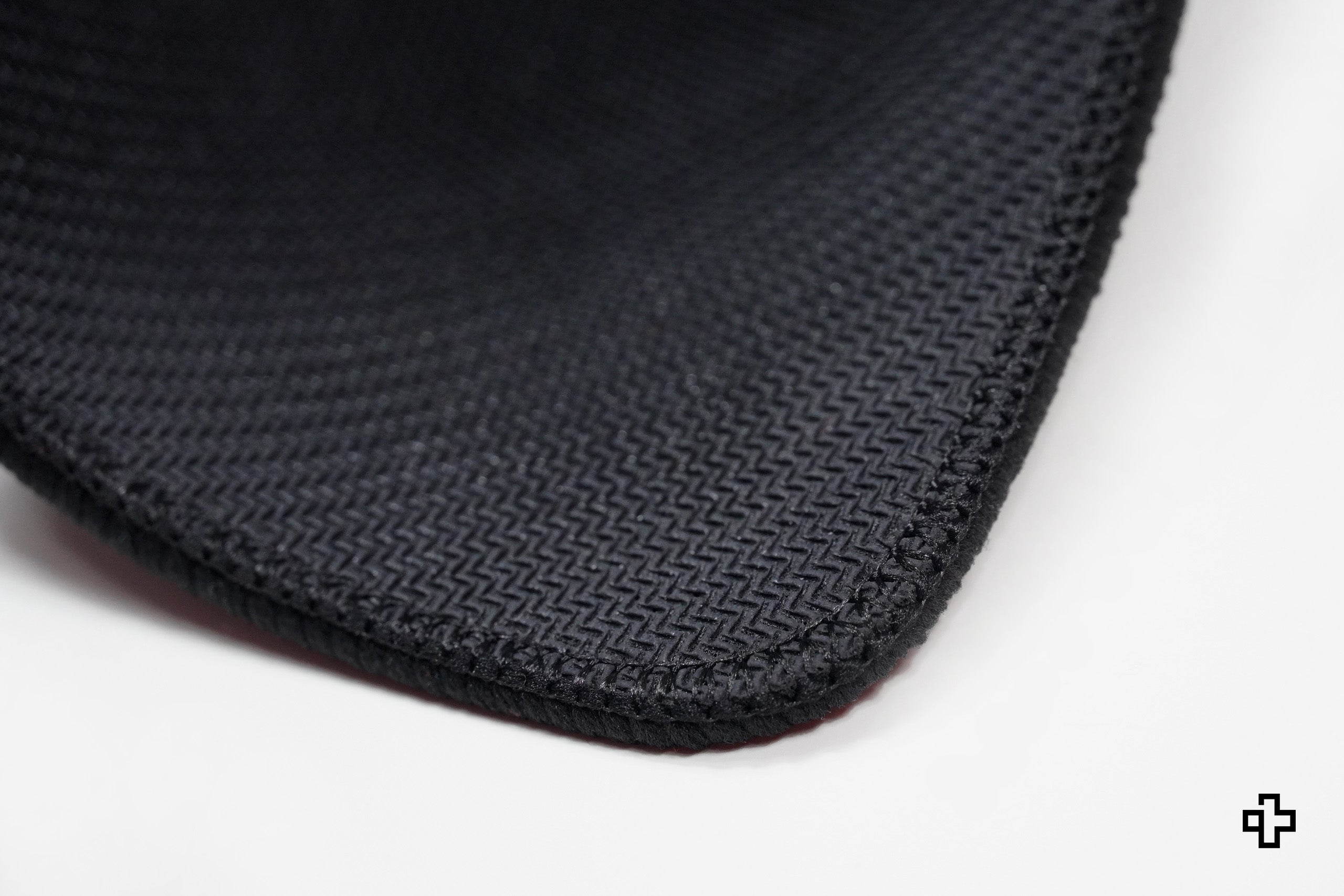 Deskmat Souris QwertyKey Matrice 4mm bords cousus