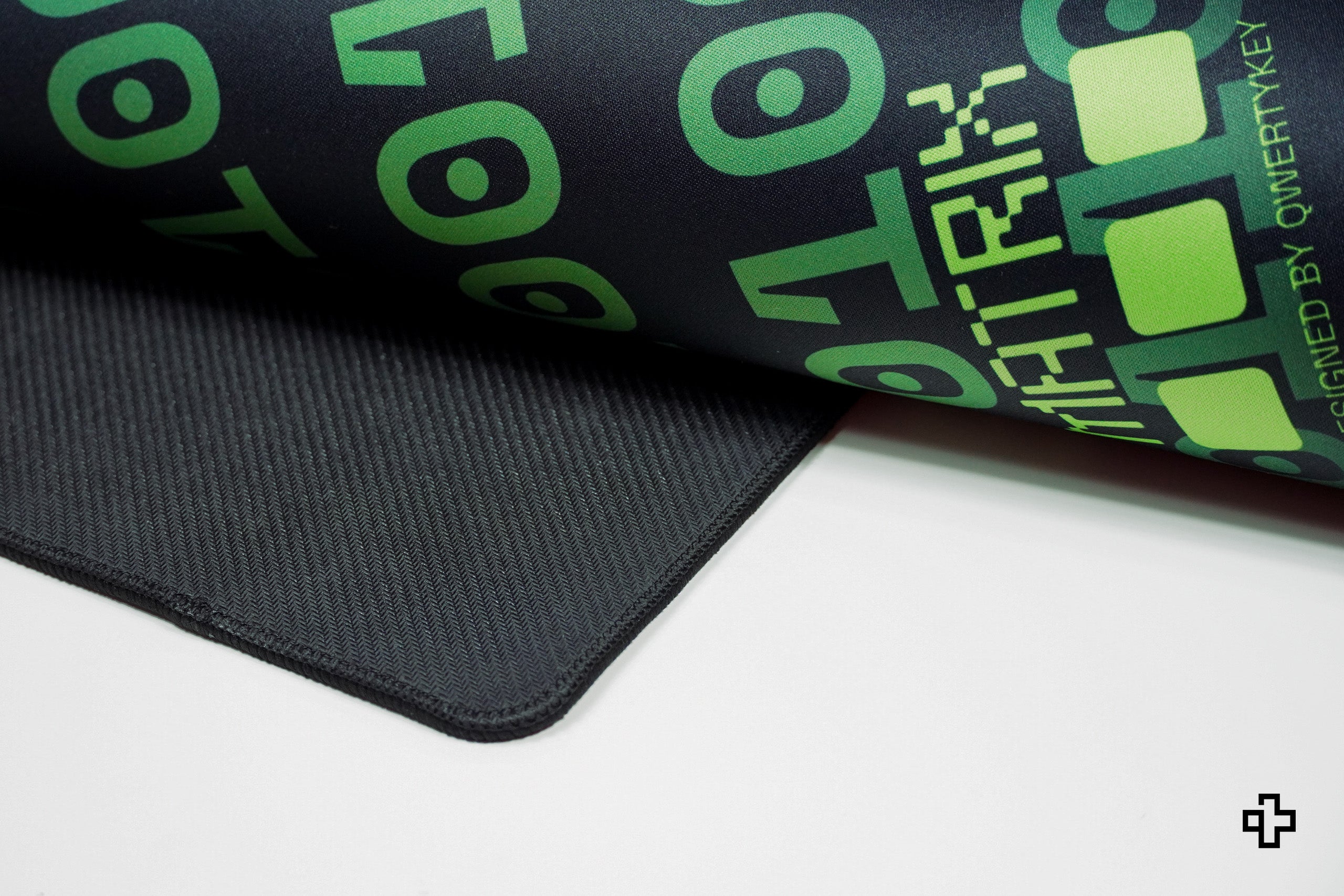 Deskmat Souris QwertyKey Matrice 4mm bords cousus