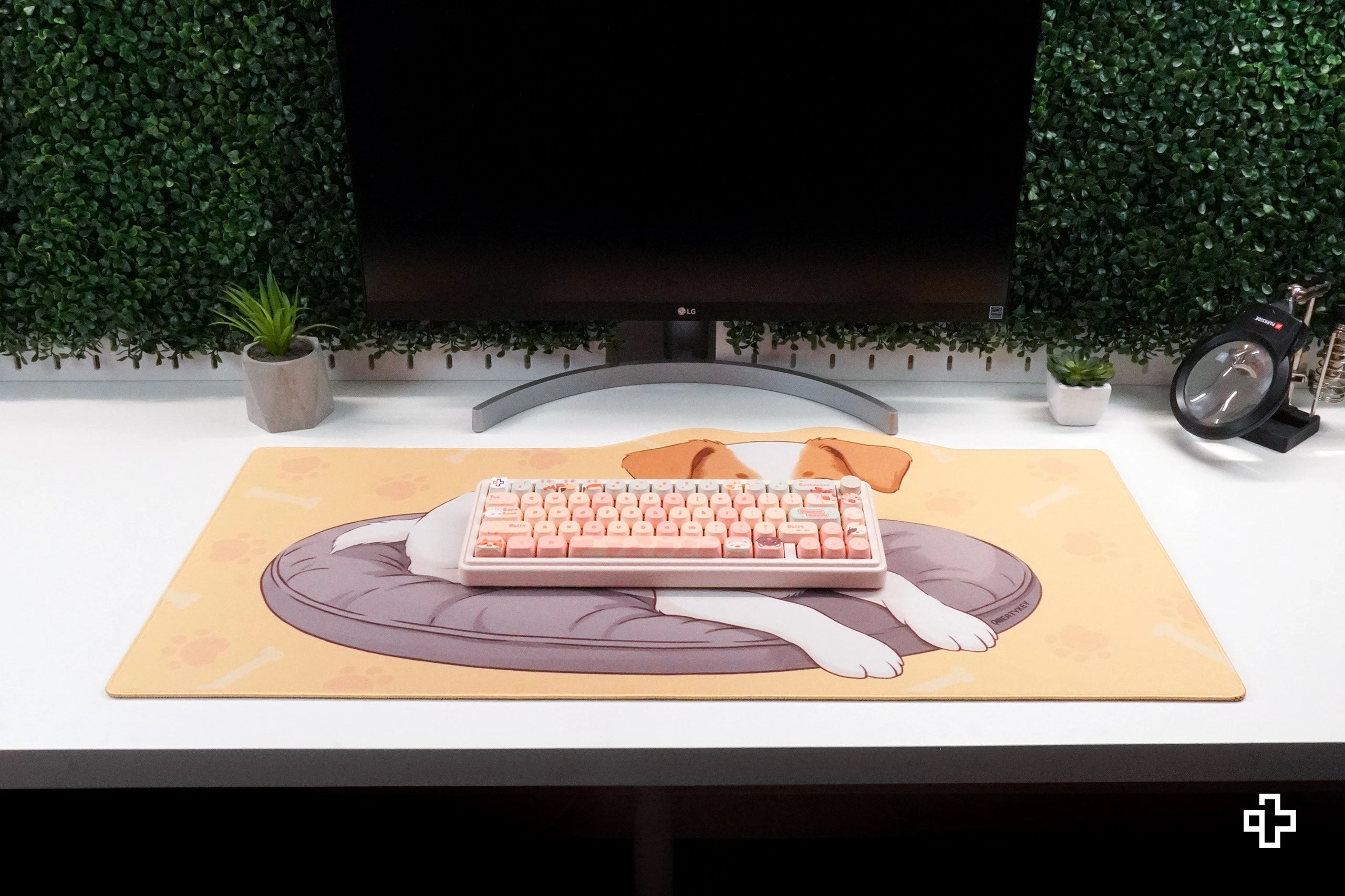 Deskmat Mousepad QwertyKey Hond Vreugde 4mm genaaide randen