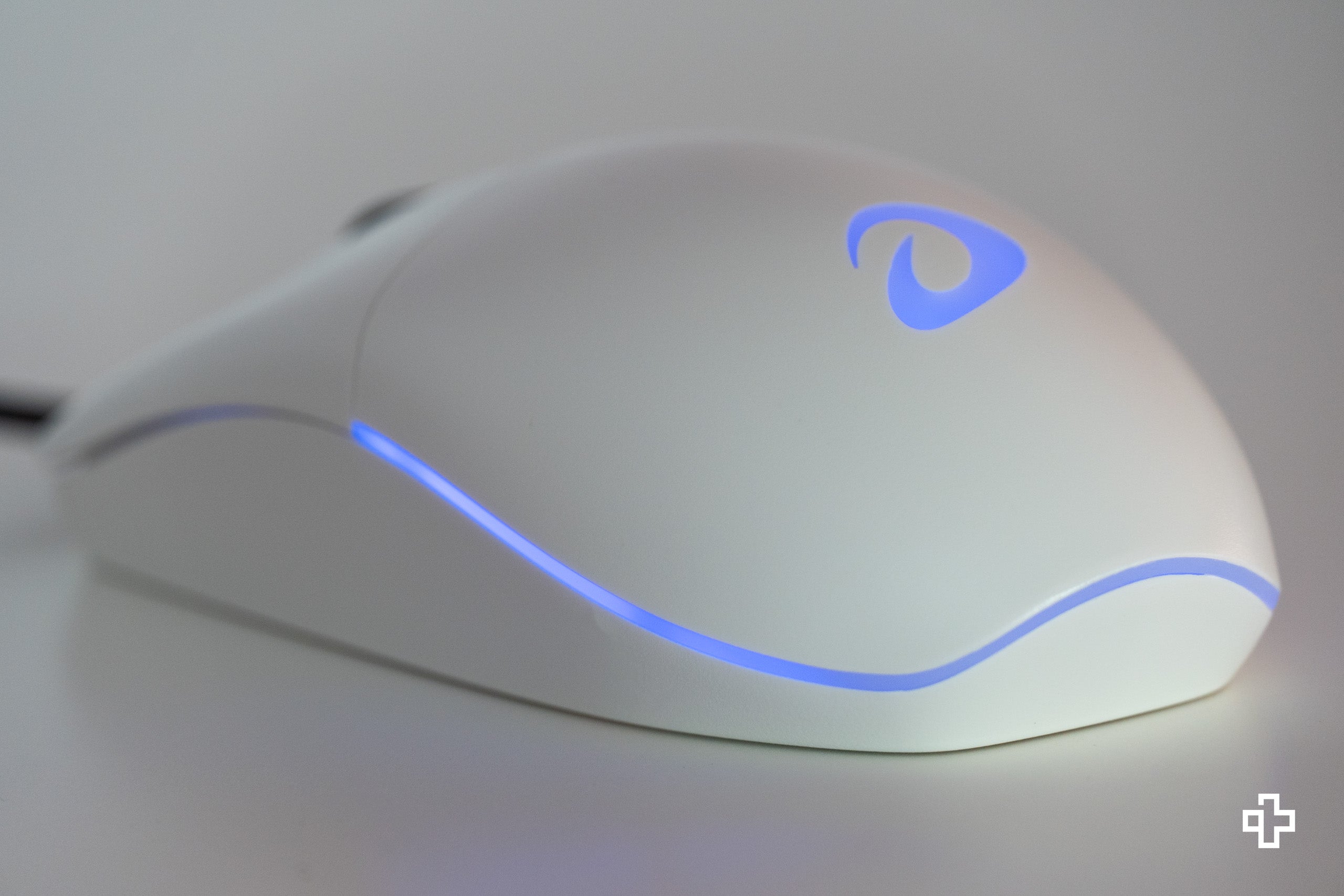 Dareu Maki RGB White