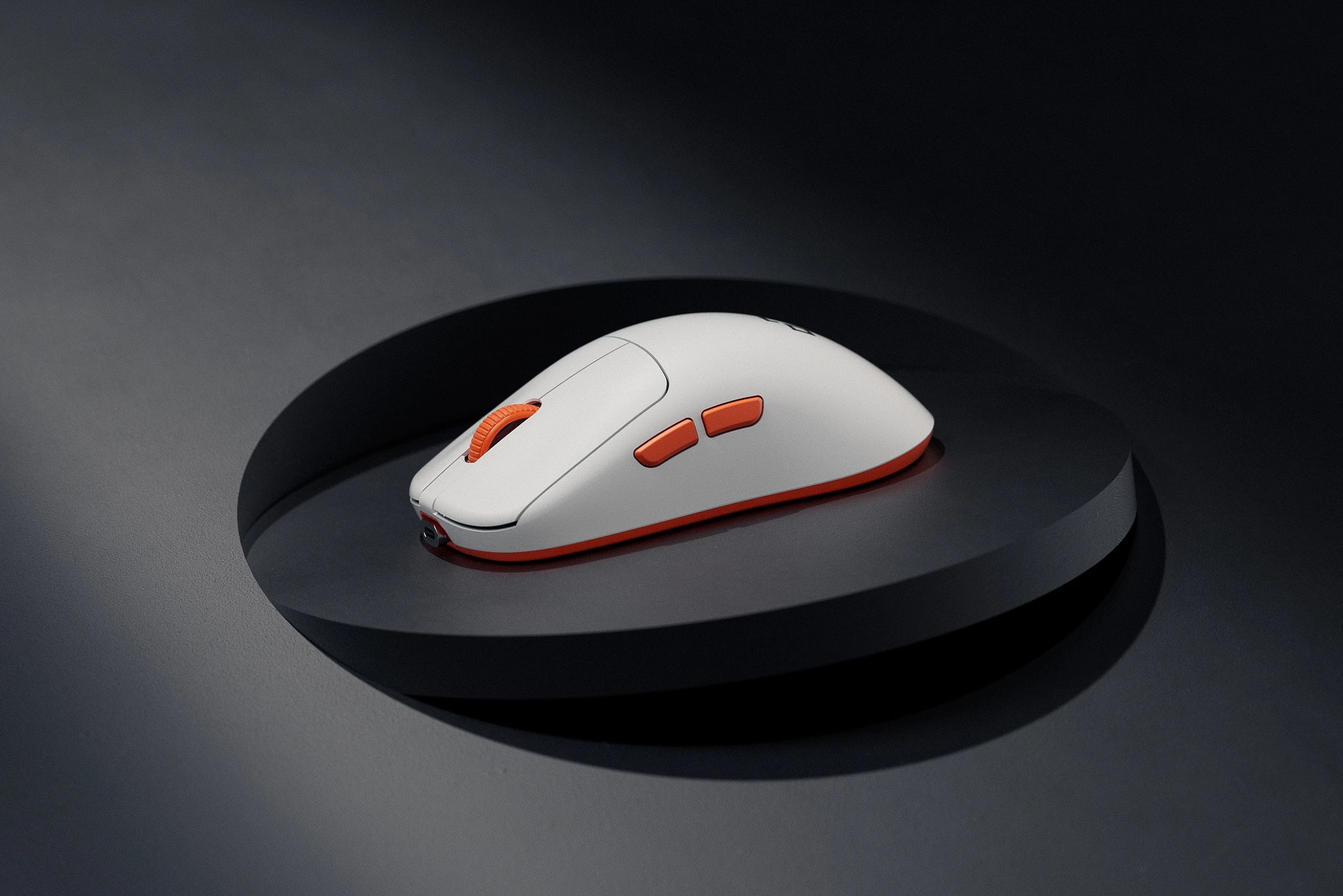 Souris Gaming QwertyKey Falcon Alb 8K, 30.000 DPI, Bluetooth Sans Fil Trio Mode, Pixart 3950