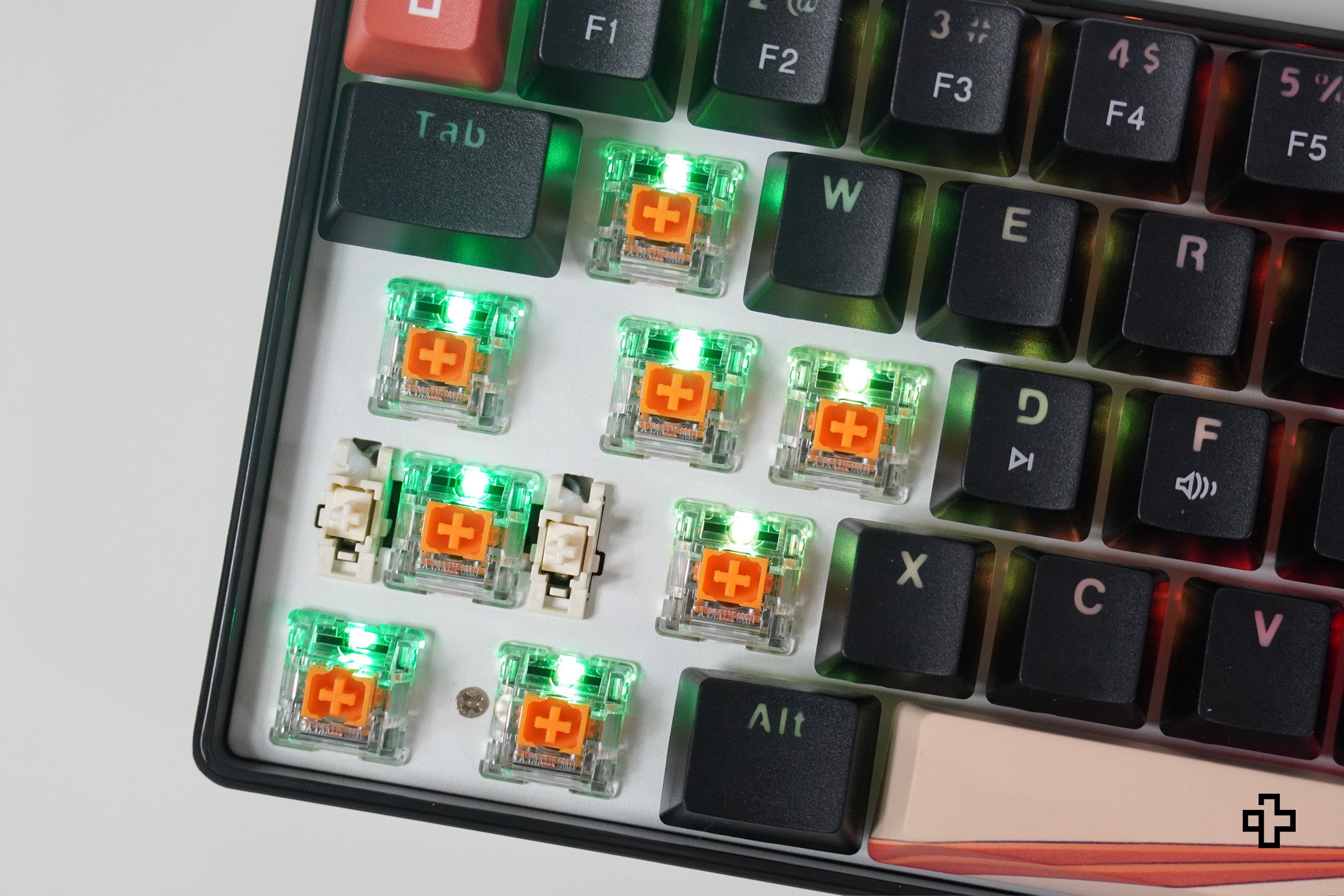 QwertyKey Rice V3 Neagra Hotswap RGB Software Mechanische Gaming-Tastatur