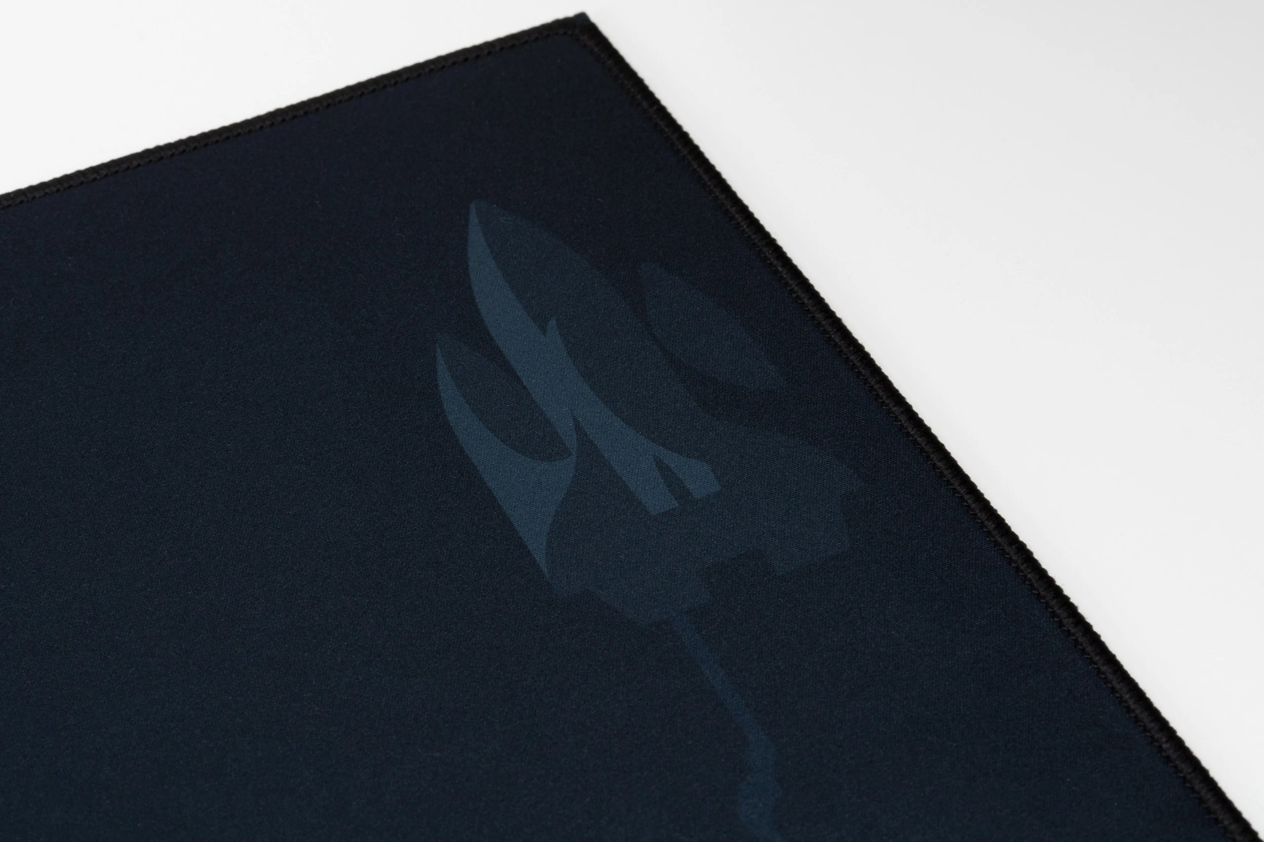Deskmat Mousepad QwertyKey Spaceman Neregulat 4mm márgenes cosidos