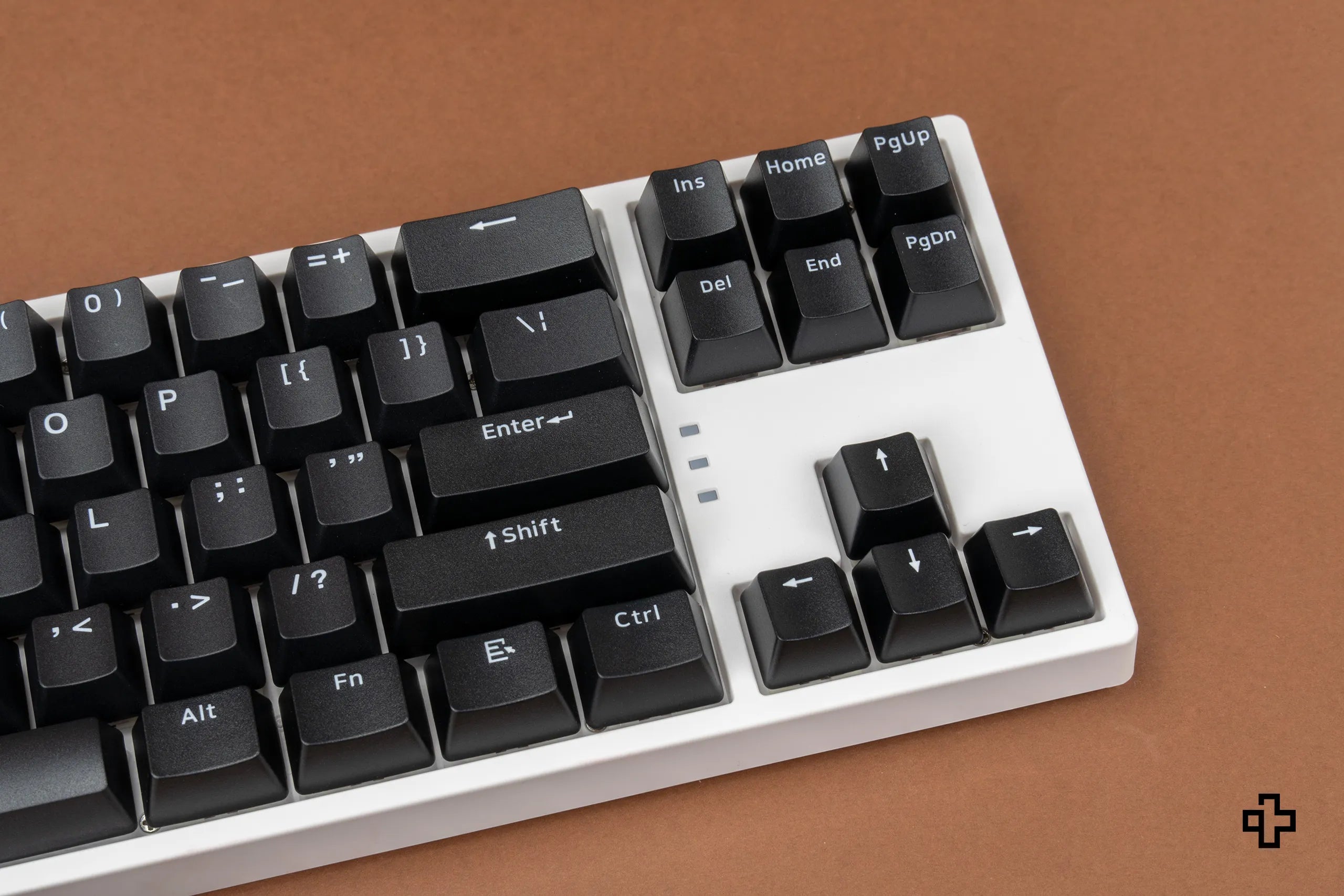 Set de touches QwertyKey WoB V2 Blanc sur Noir PBT Double Shot Profil OEM