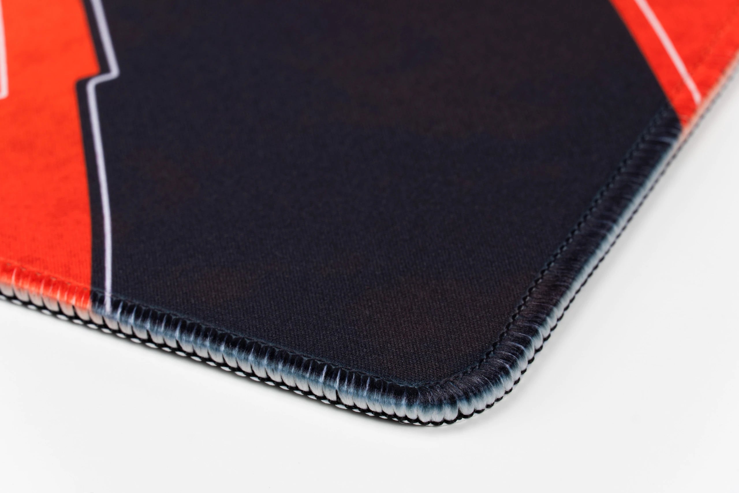 Deskmat Souris QwertyKey Hurricane 4mm bords cousus