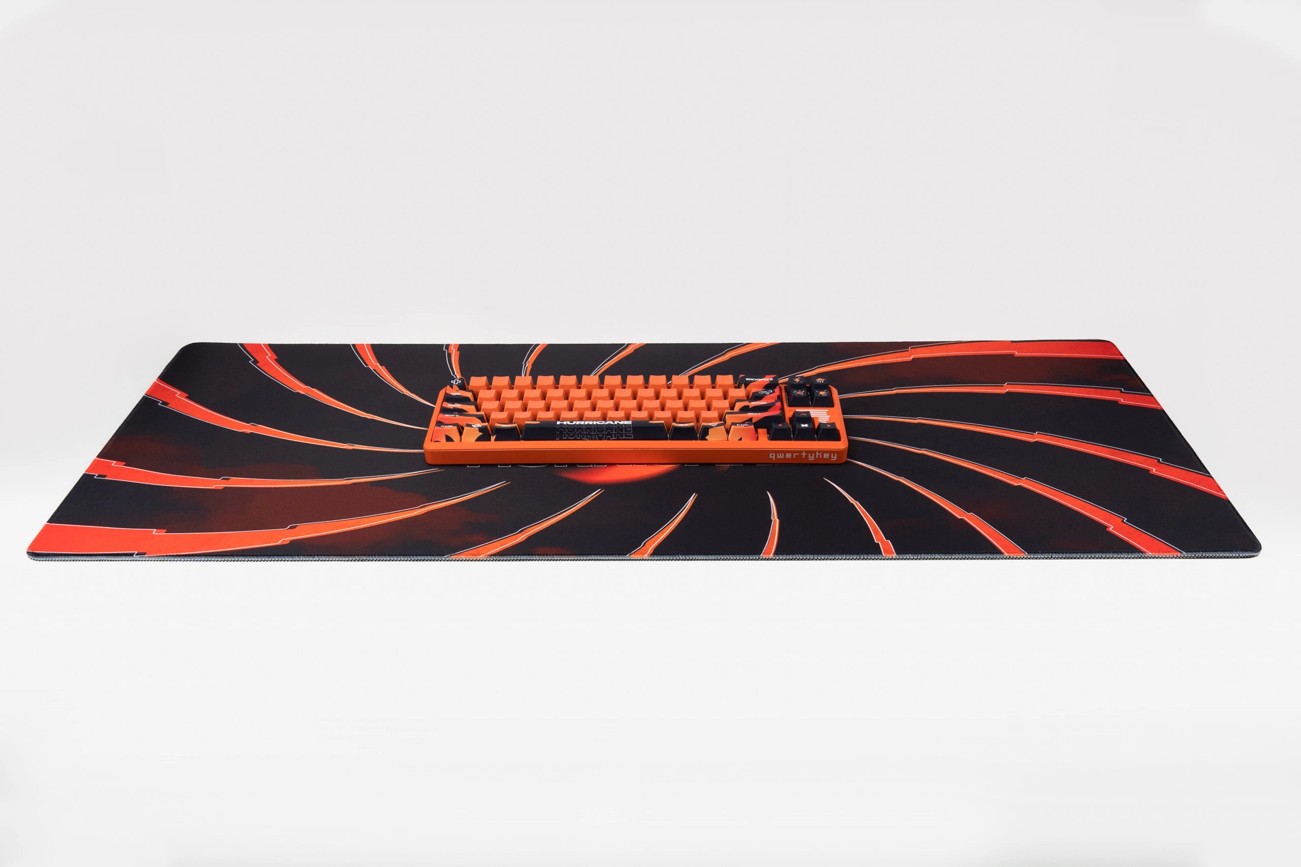 Deskmat Souris QwertyKey Hurricane 4mm bords cousus