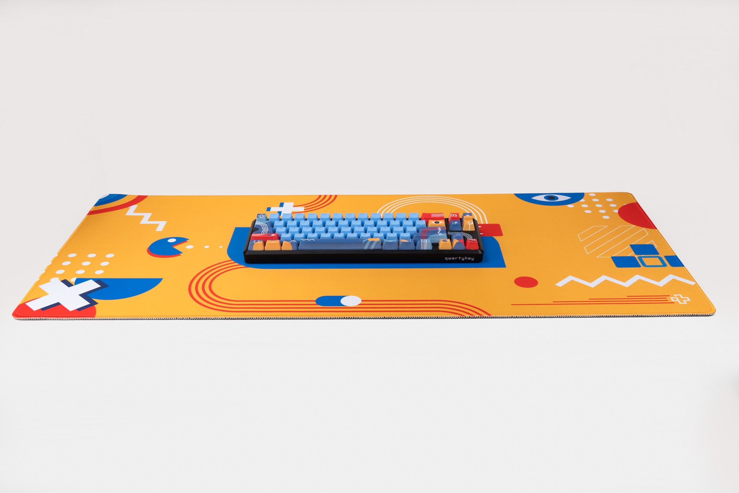 Deskmat Souris QwertyKey Metric 4mm bords cousus