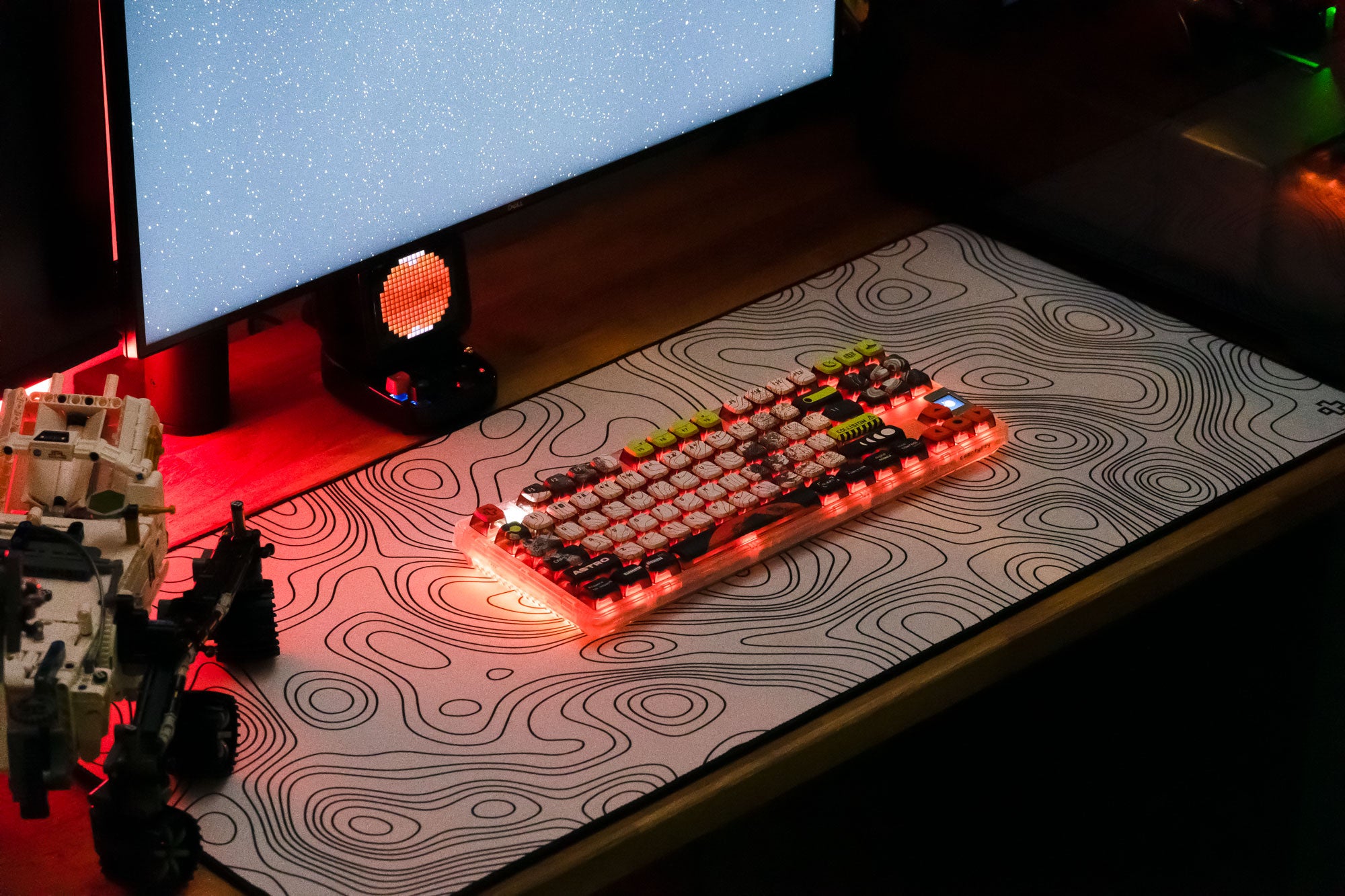 QwertyKey80 Astro Bluetooth Wireless Hotswap RGB QMK/VIA Gasket Mounted Gaming Mechanical Keyboard with a Screen