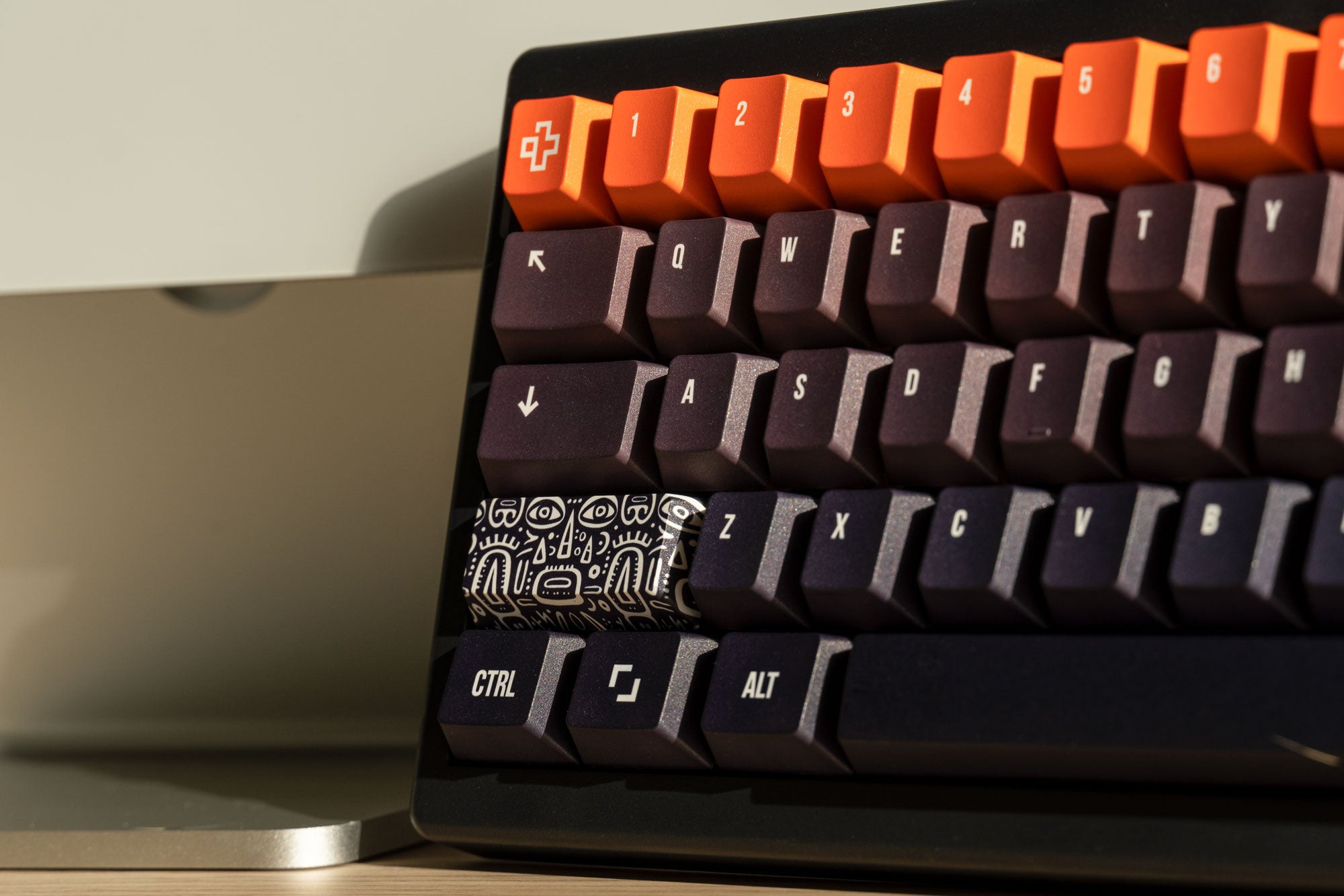 QwertyKey61 PRO Neagra Hotswap RGB VIA packningsmonterad Tastatura Mecanica Gaming