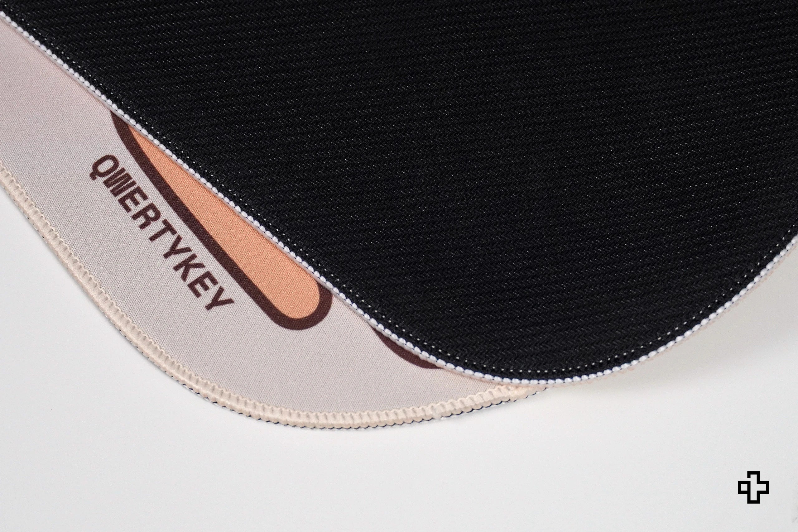 Deskmat Podkładka pod mysz QwertyKey Kapibara 4mm obszyte krawędzie