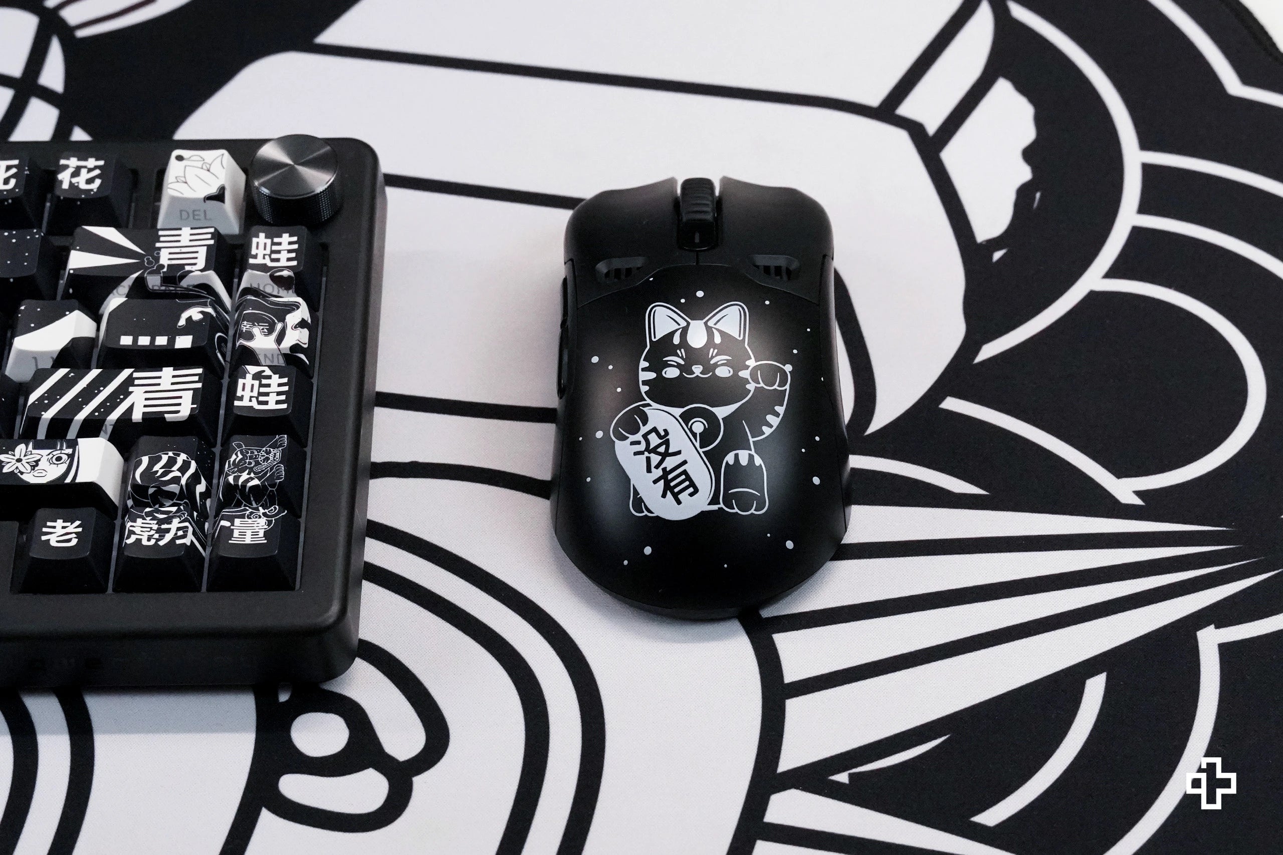 Cover Mouse QKM1 MOMO Zwart