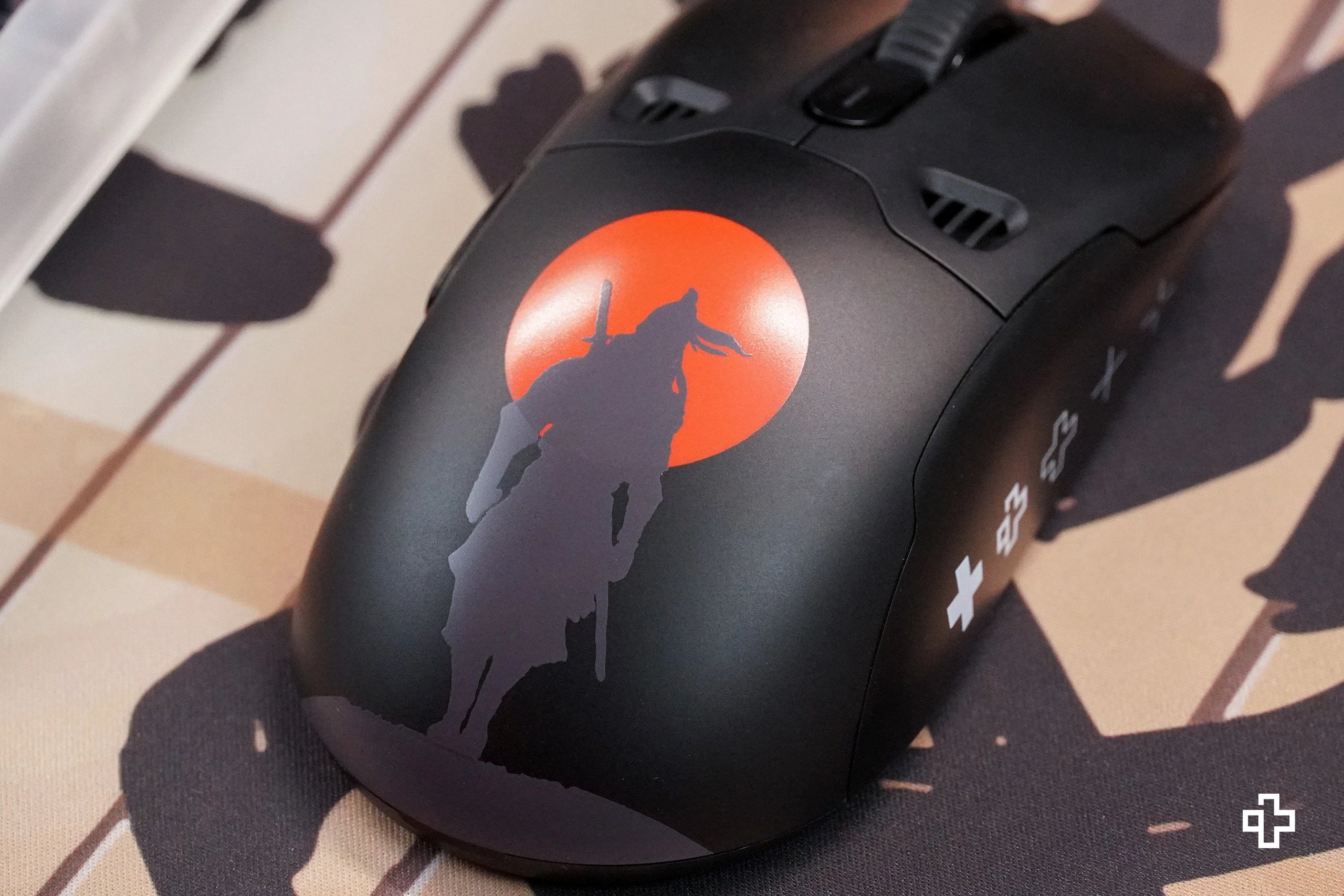 Cover Mouse QKM1 Striker Zwart