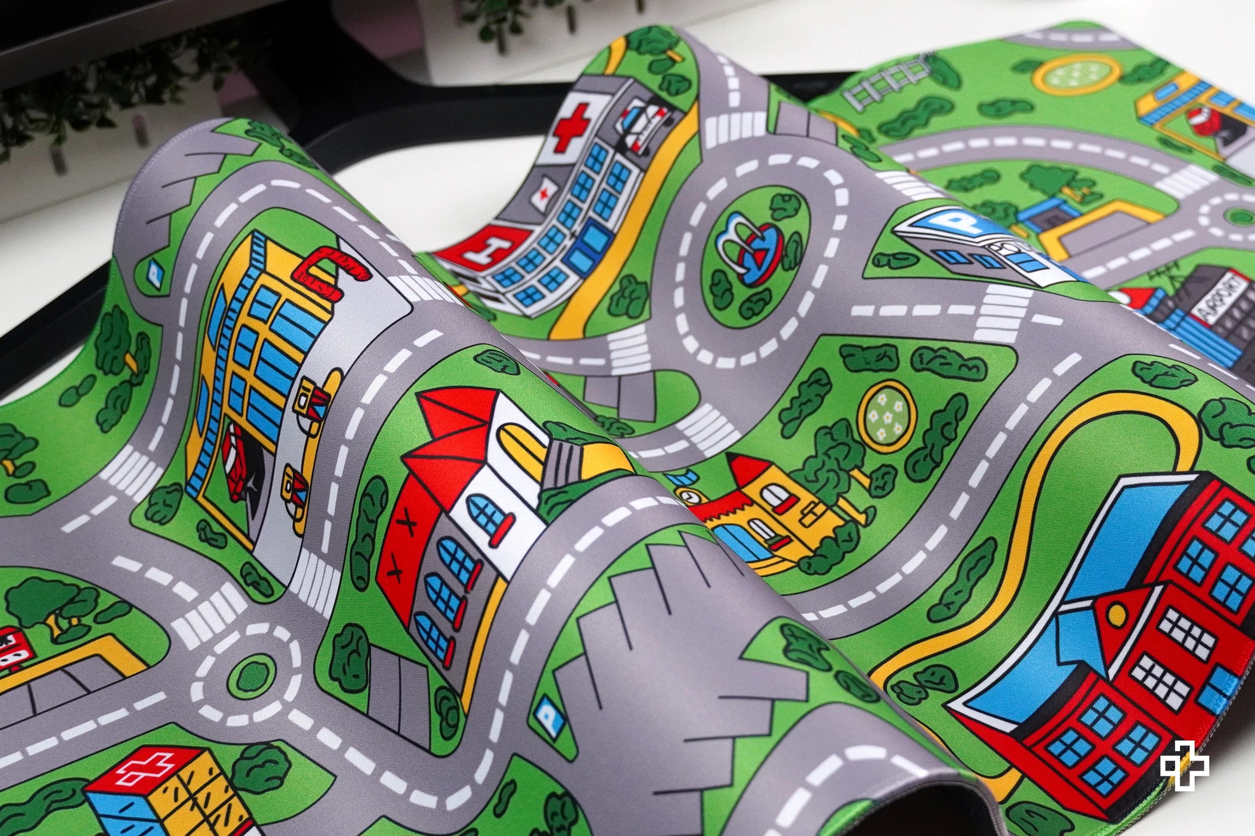 Deskmat Mousepad QwertyKey Nostalgia Ciudad Ocupada 4mm bordes cosidos