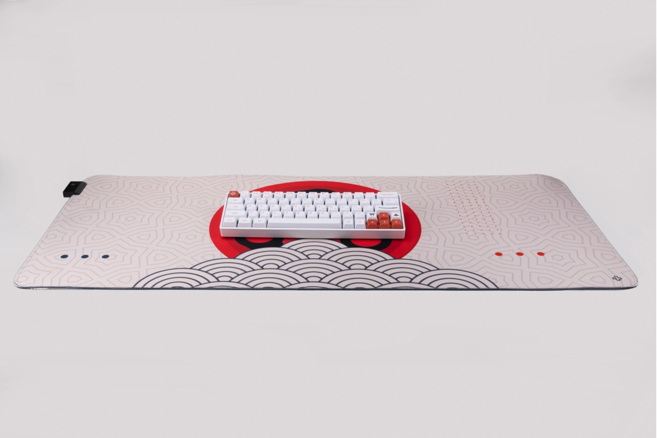 Deskmat musmatta QwertyKey Sharingan Eye RGB 4mm marginal cusute