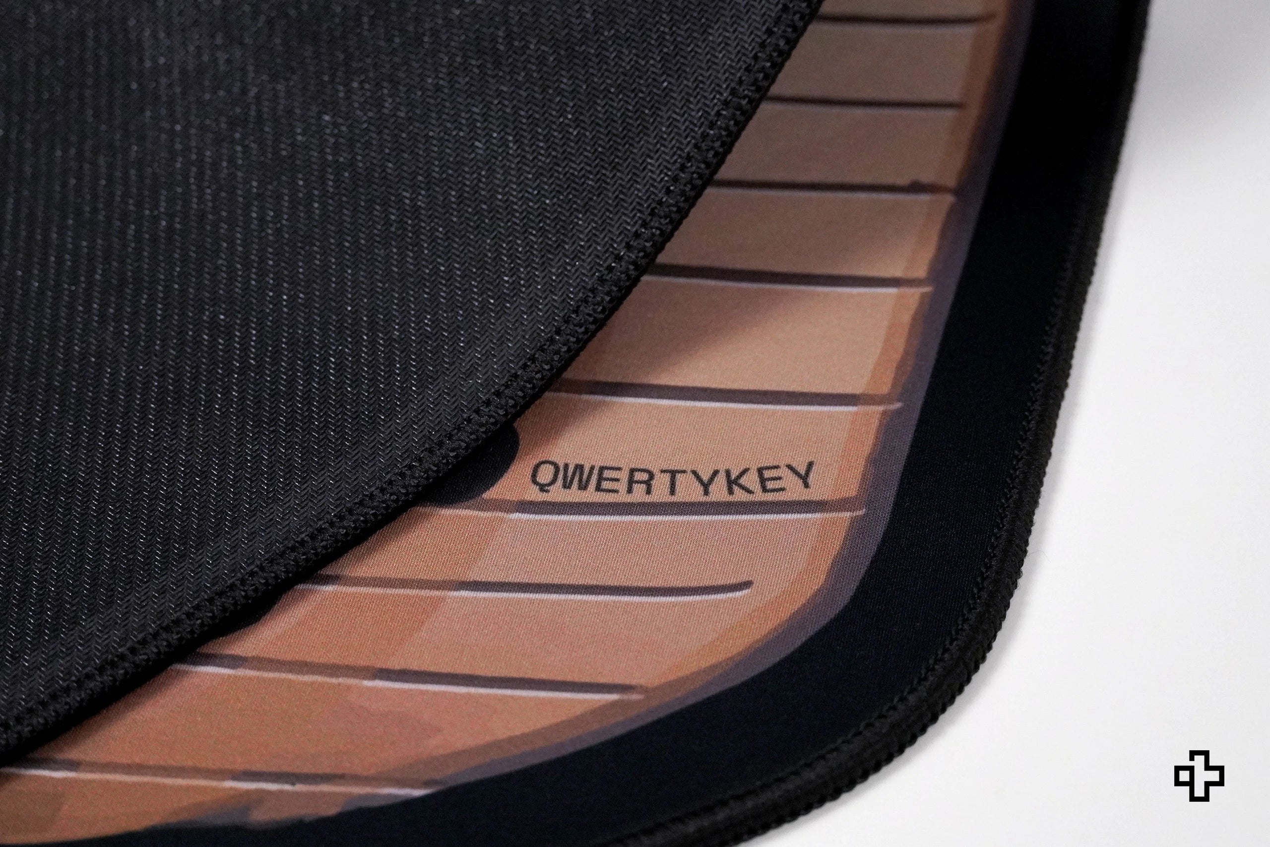 Deskmat Mousepad QwertyKey Striker 4mm margini cusute