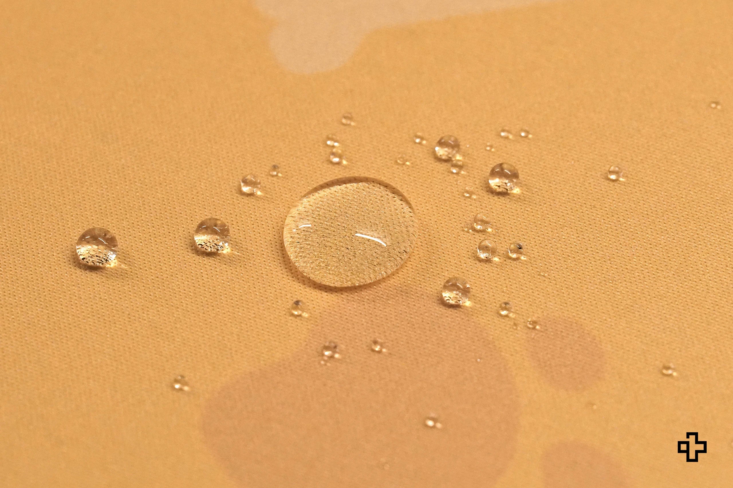 Deskmat Mousepad QwertyKey Hond Vreugde 4mm genaaide randen