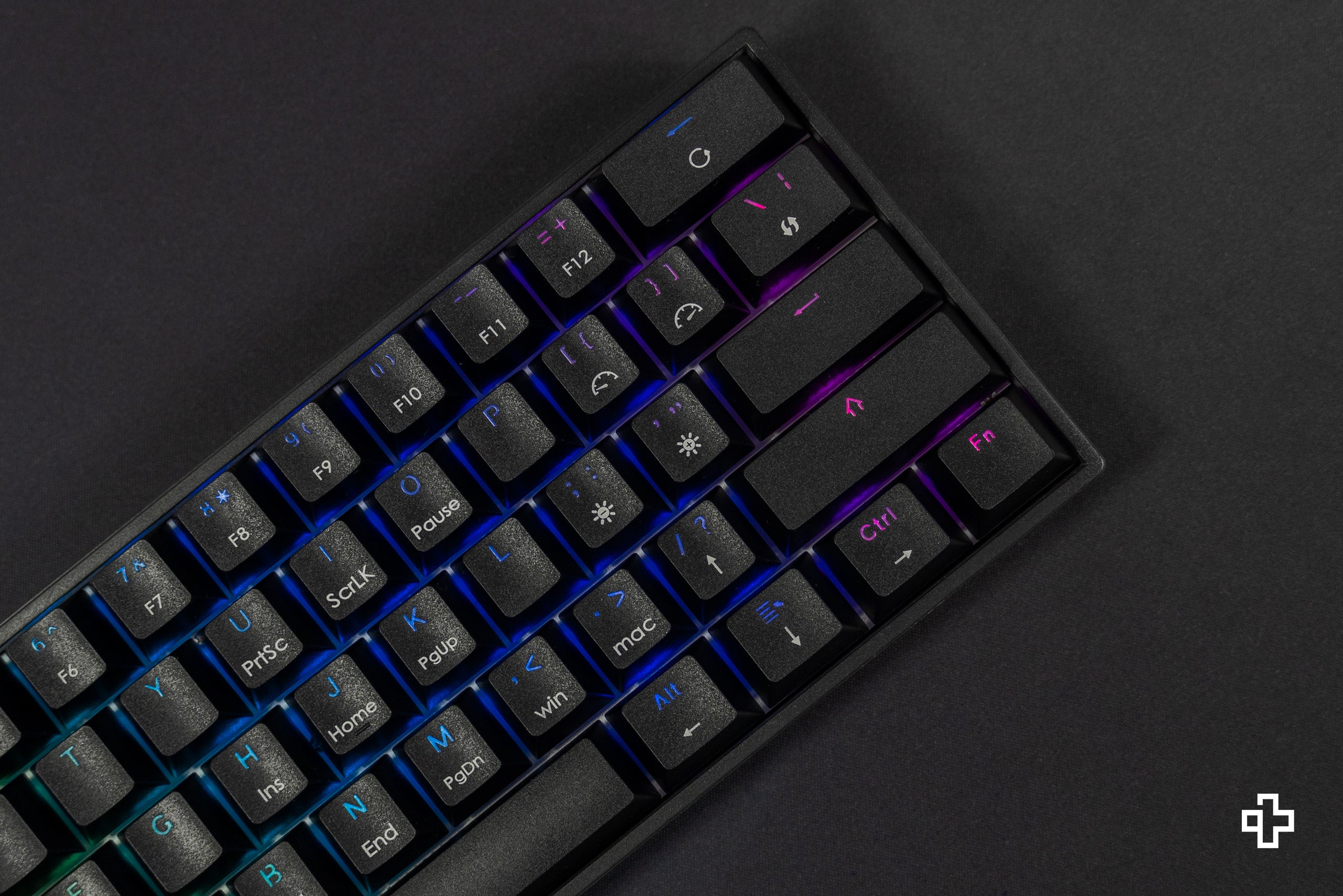 Clavier mécanique de jeu QwertyKey Split Neagra Hotswap RGB