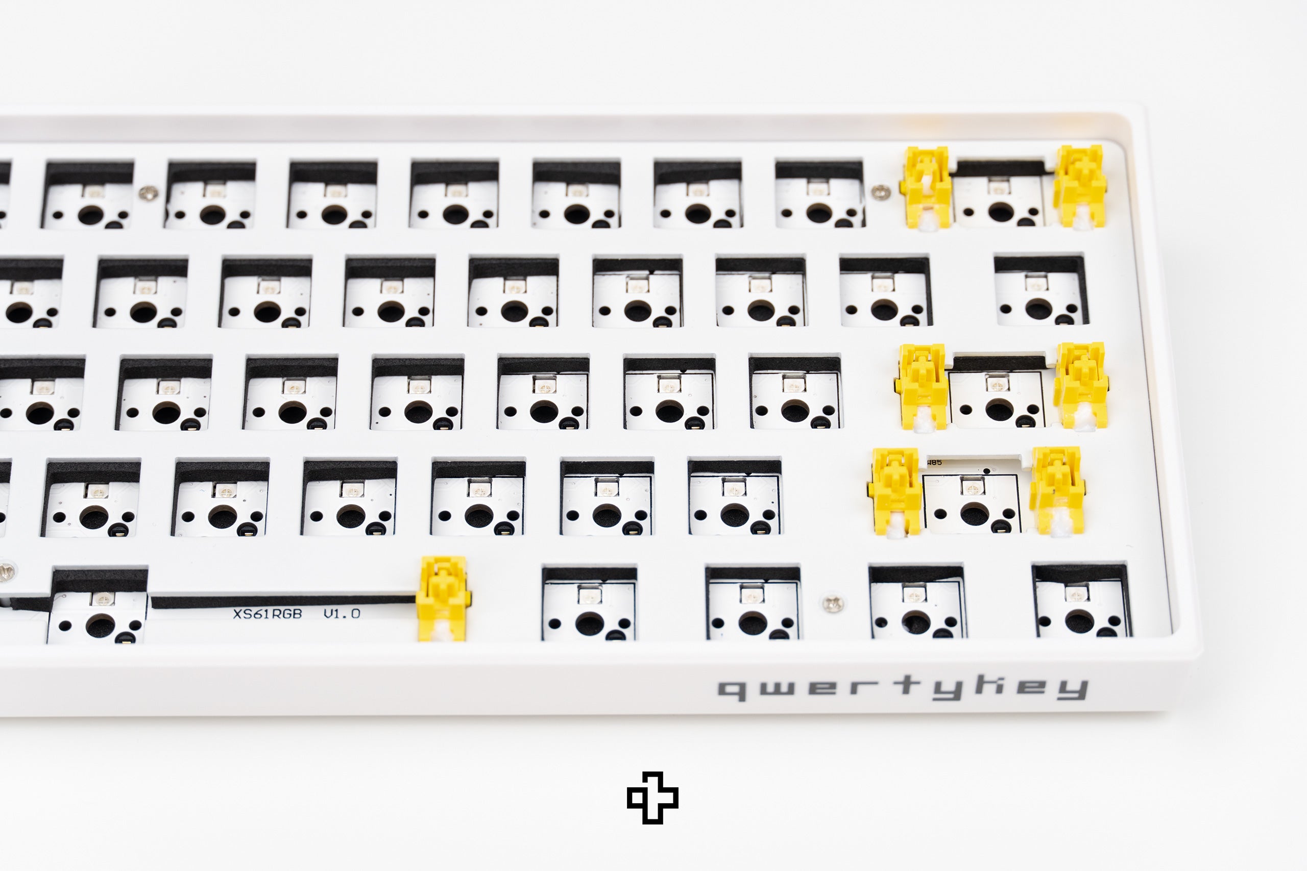 Kit QwertyKey White 61 Mechanical Keyboard