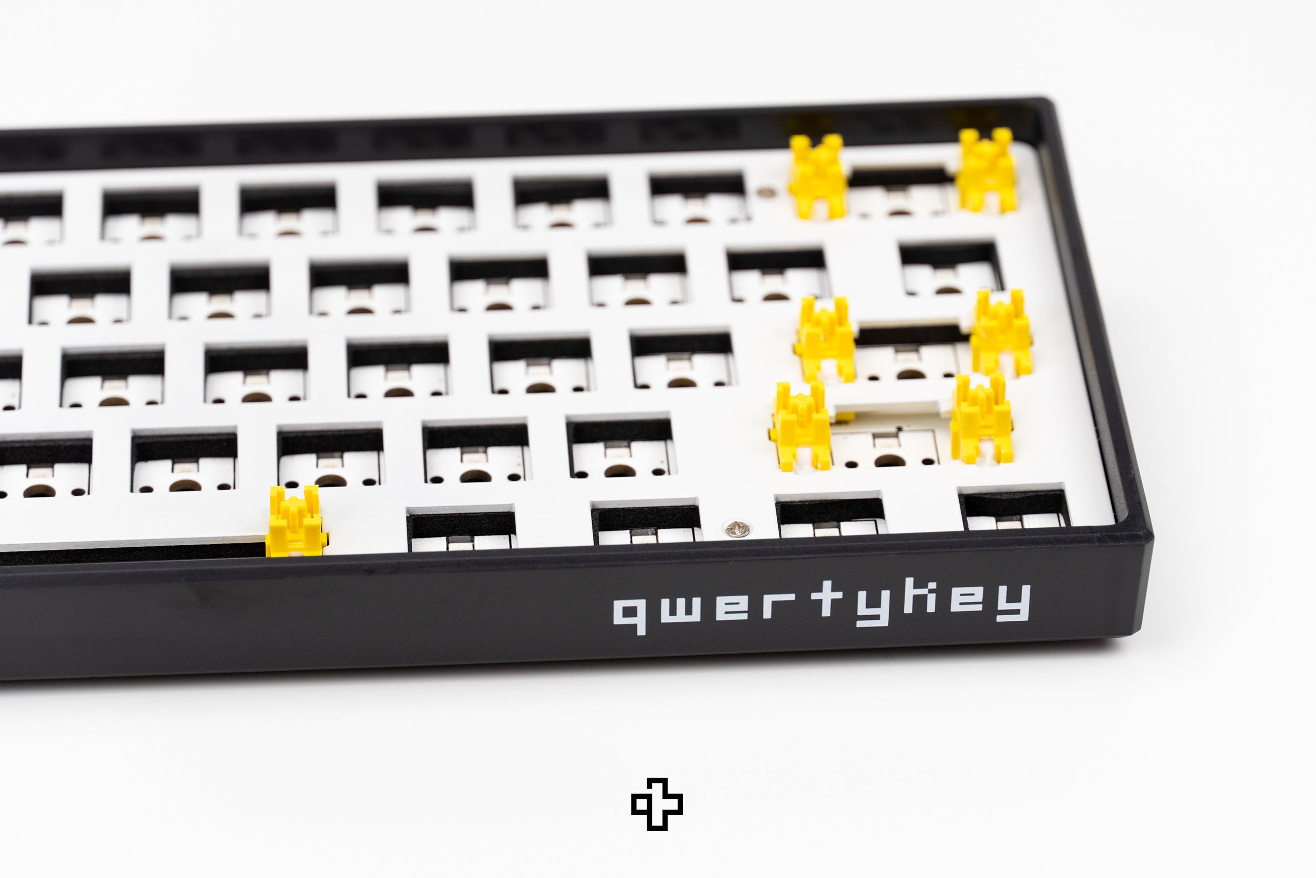 Kit QwertyKey Black 61 Mechanical Keyboard