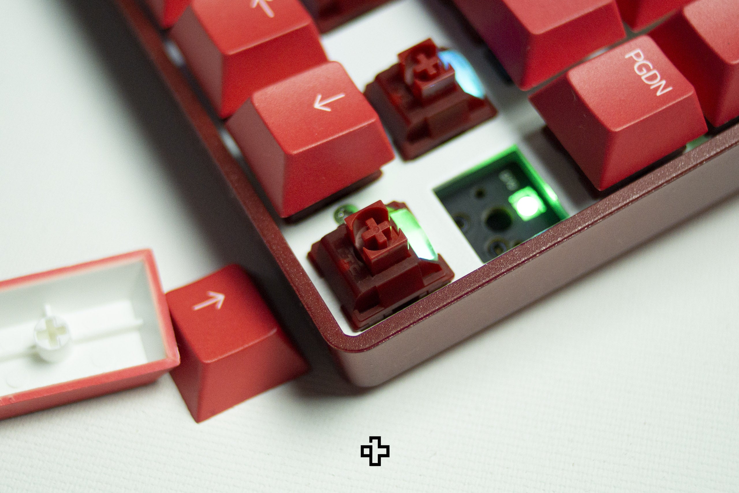 Dareu A84 Flame Red Hotswap RGB Tastatura Mecanica - QwertyKey