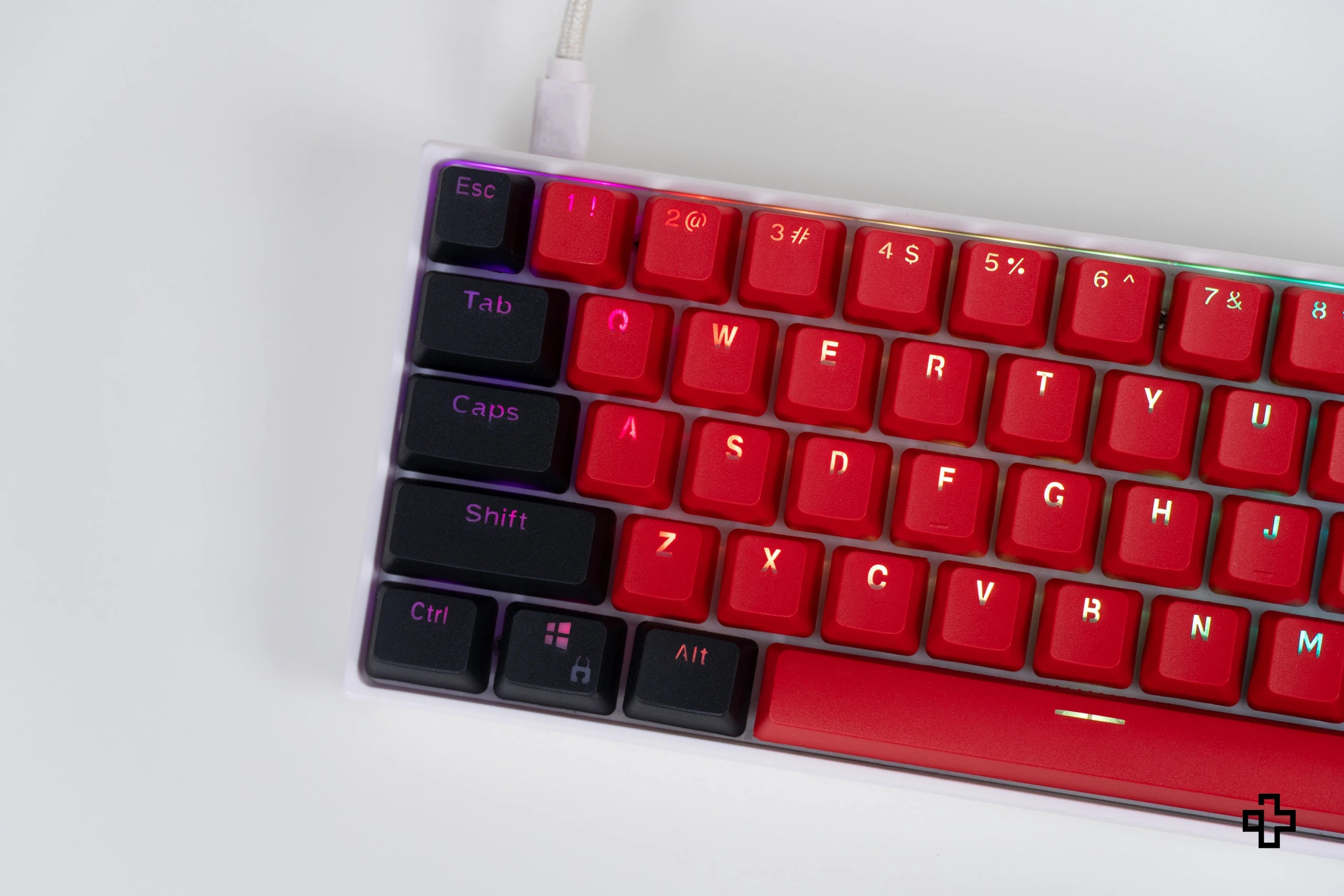 Set Smaak QWERTY Zwart-Rood Duivel Translucide Profil OEM Materiaal PBT – double shot